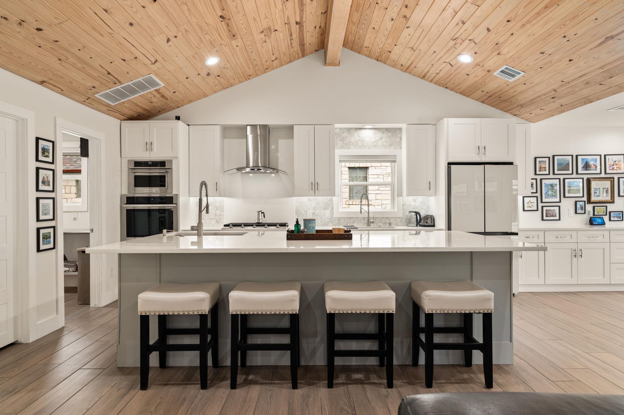 919 Biscayne, Lakeway, TX 78734