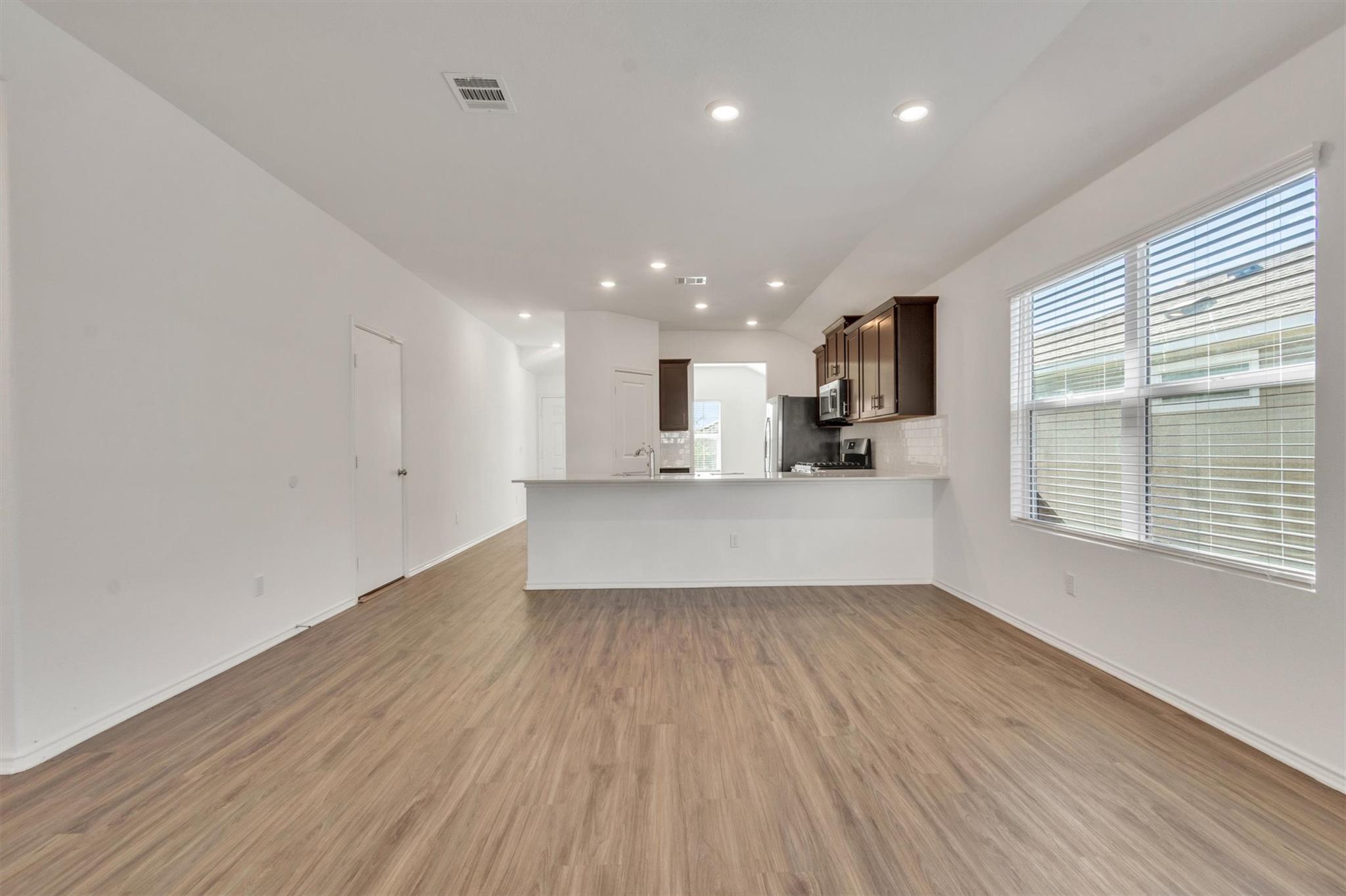 261 Madrid, Kyle, TX 78640