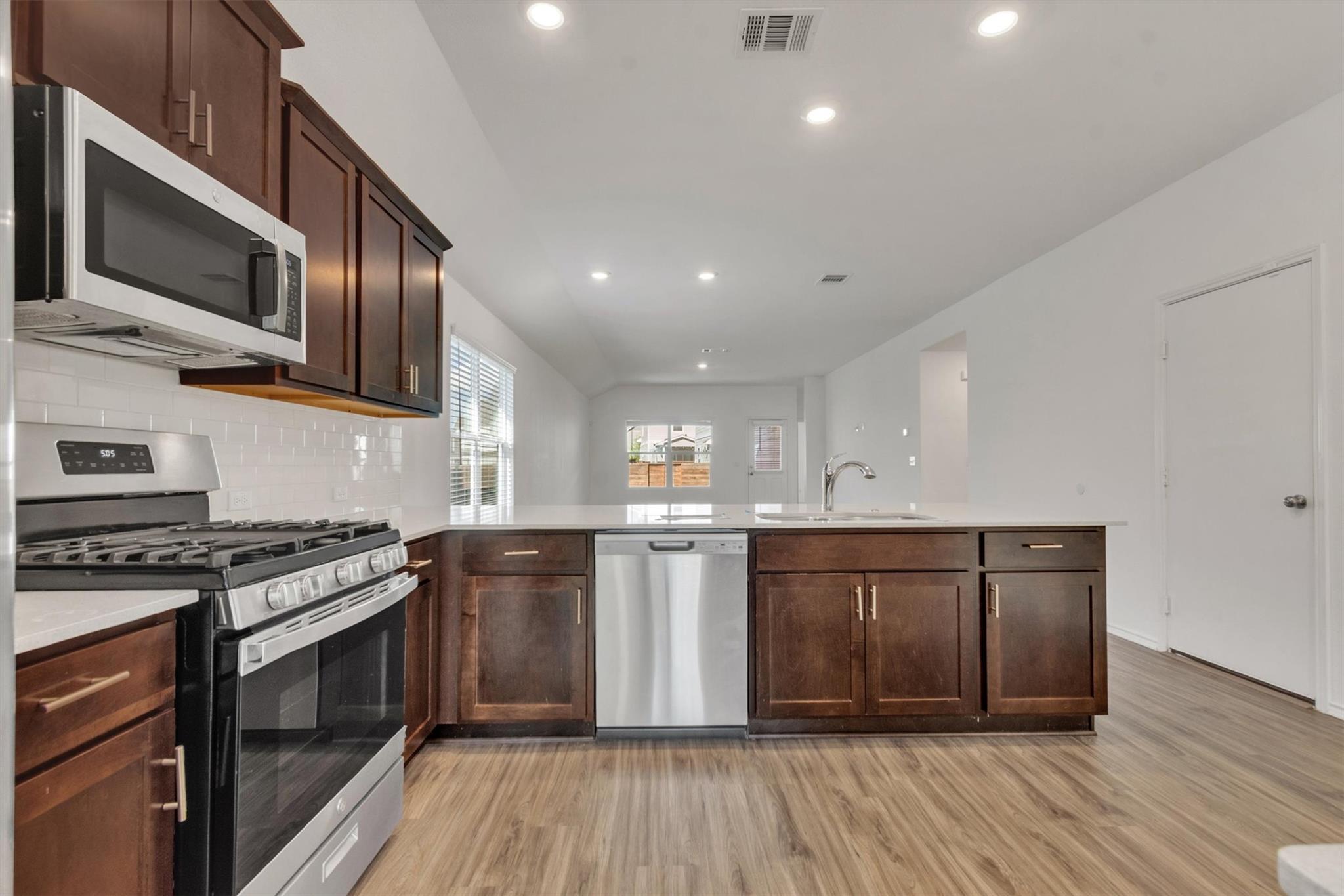 261 Madrid, Kyle, TX 78640