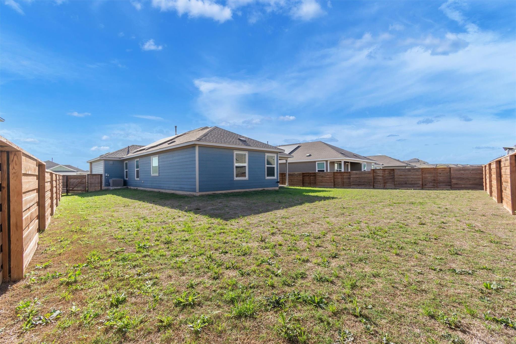 261 Madrid, Kyle, TX 78640