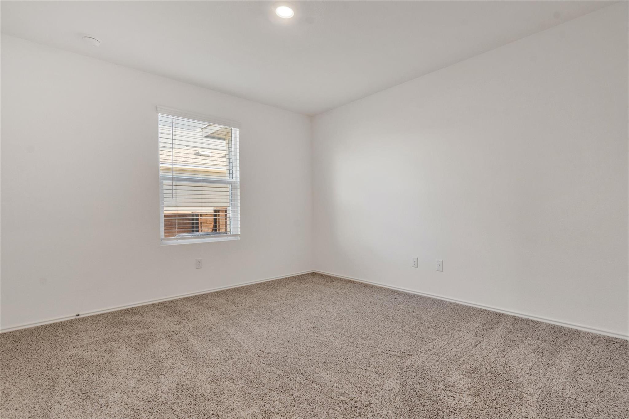 261 Madrid, Kyle, TX 78640