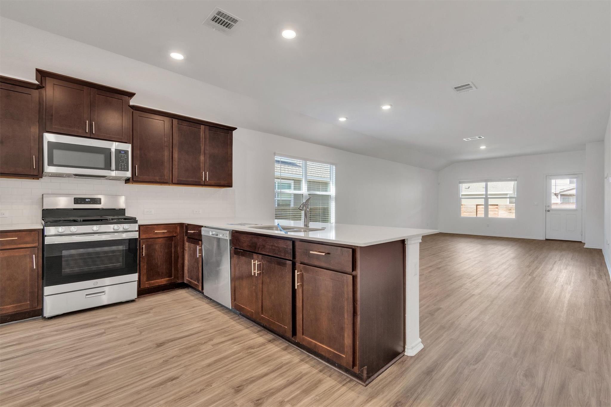 261 Madrid, Kyle, TX 78640