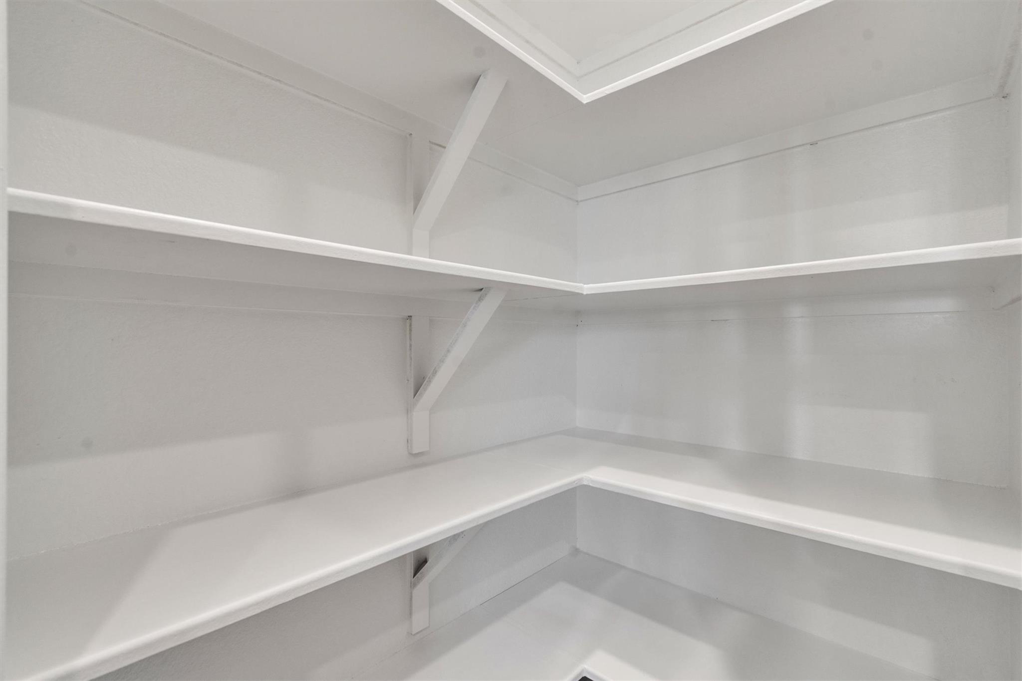 261 Madrid, Kyle, TX 78640