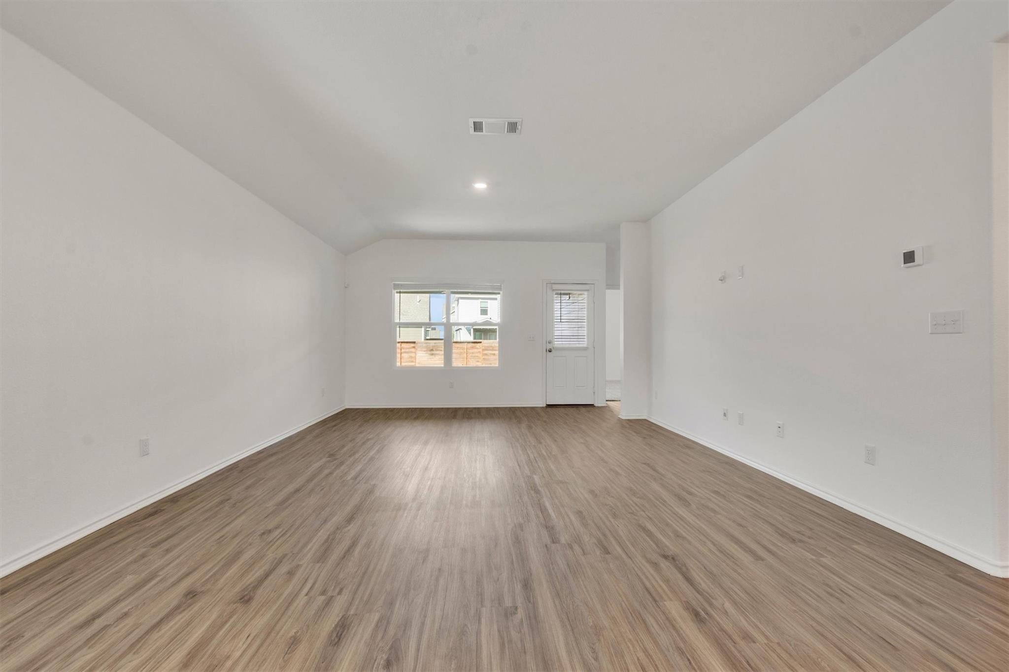 261 Madrid, Kyle, TX 78640