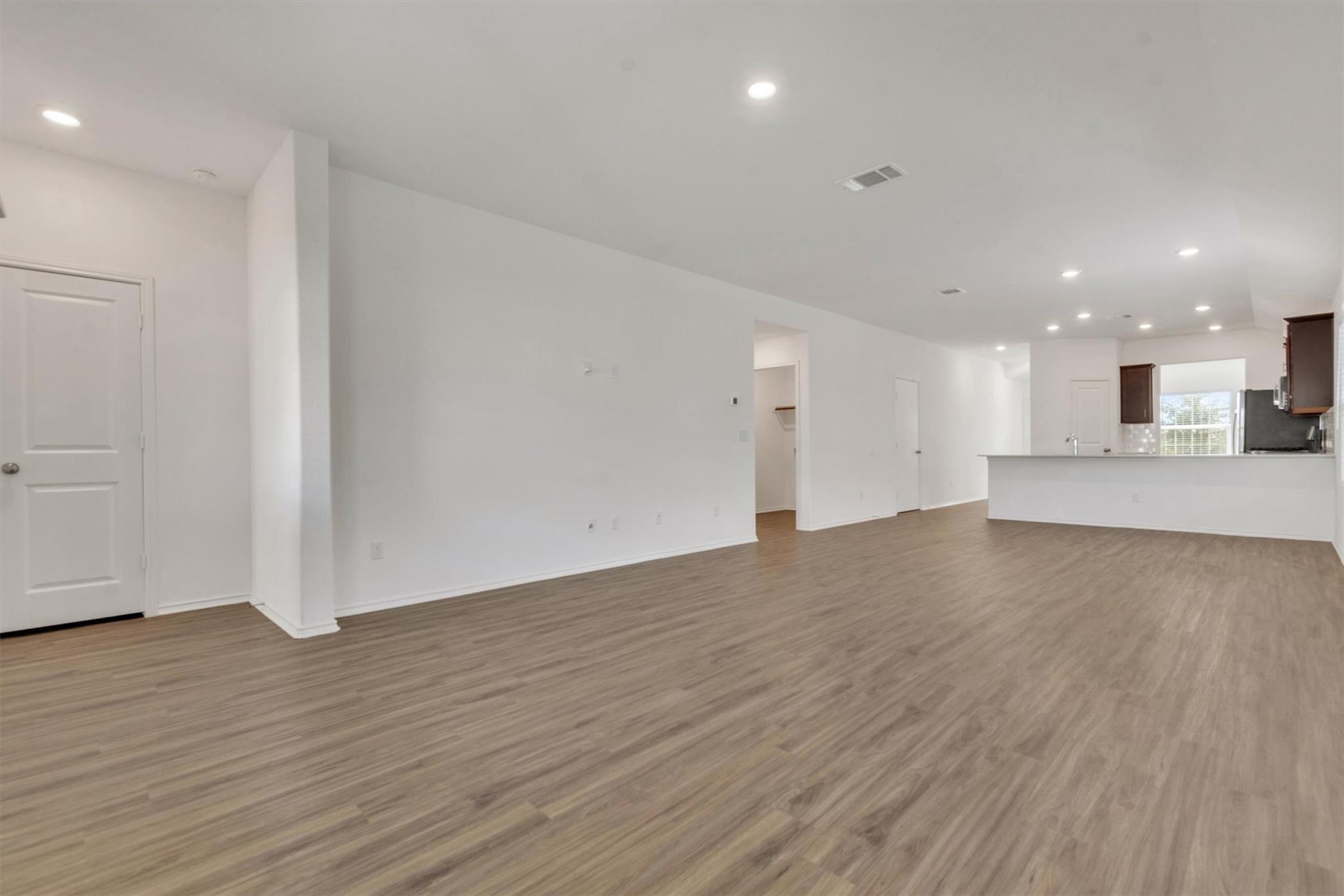 261 Madrid, Kyle, TX 78640