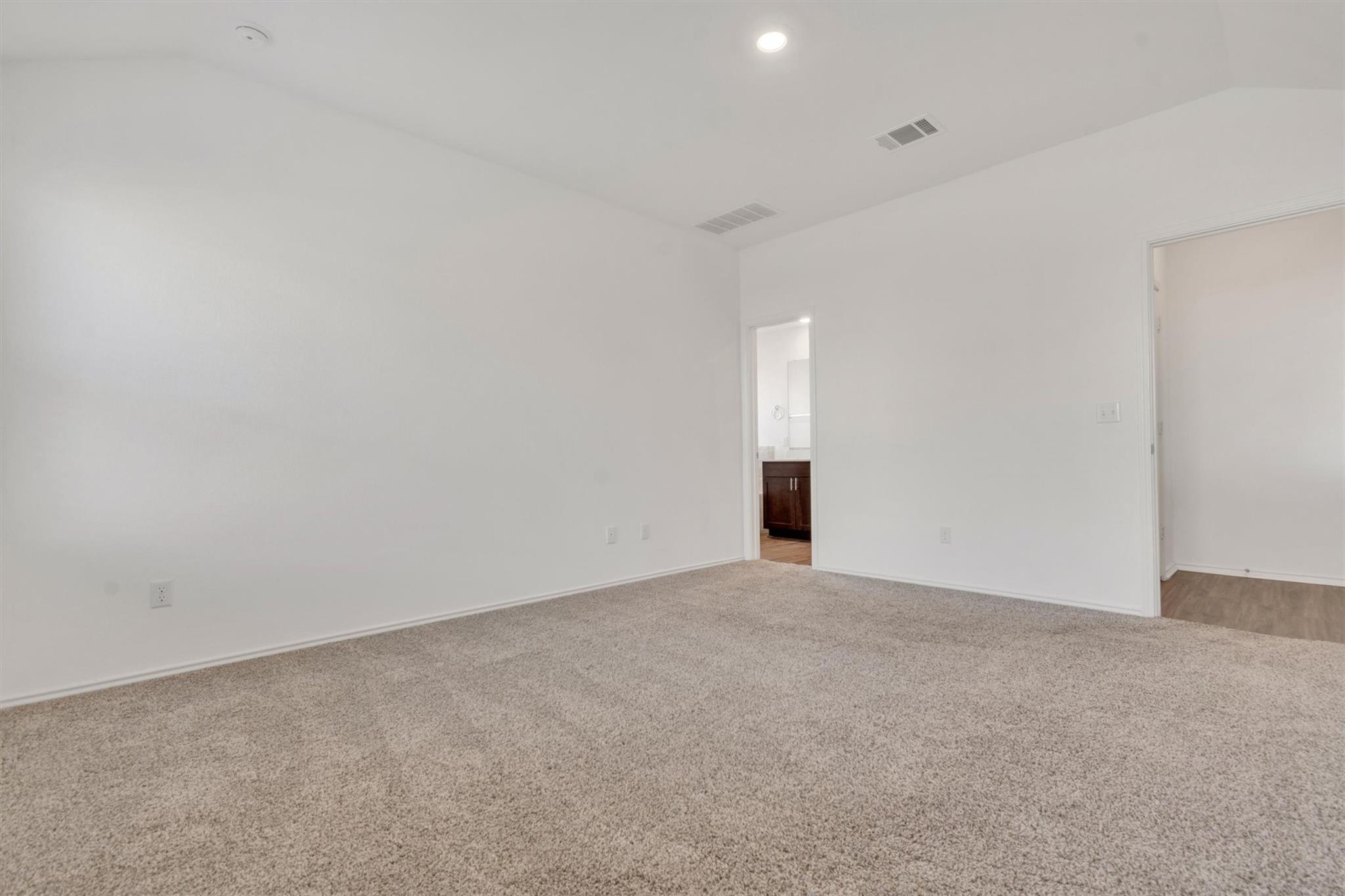 261 Madrid, Kyle, TX 78640