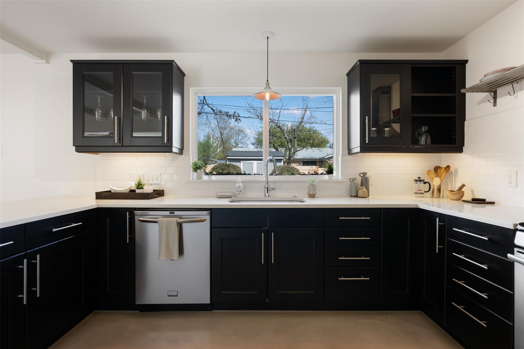 5507 Mapleleaf Dr, Austin, TX 78723