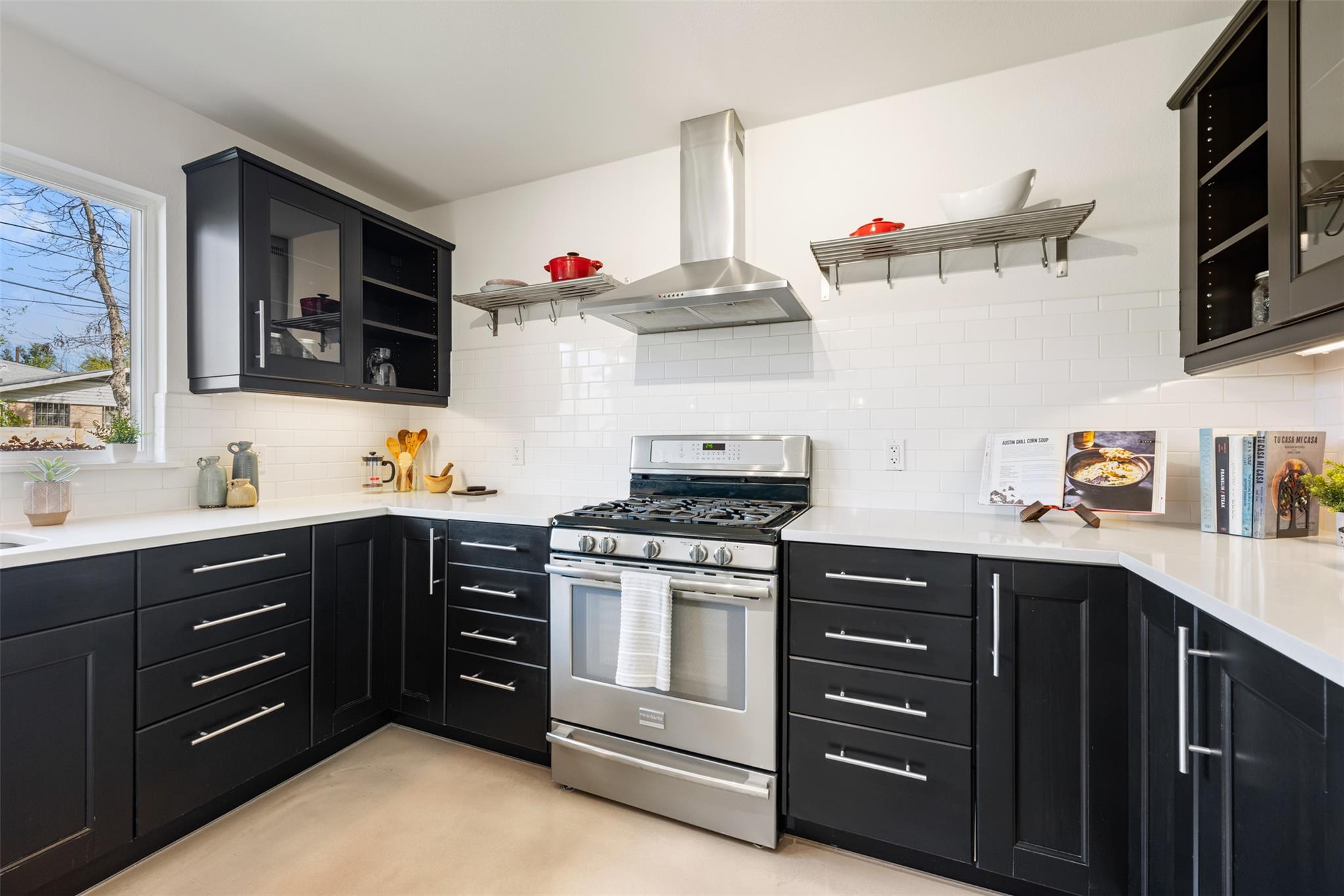 5507 Mapleleaf Dr, Austin, TX 78723