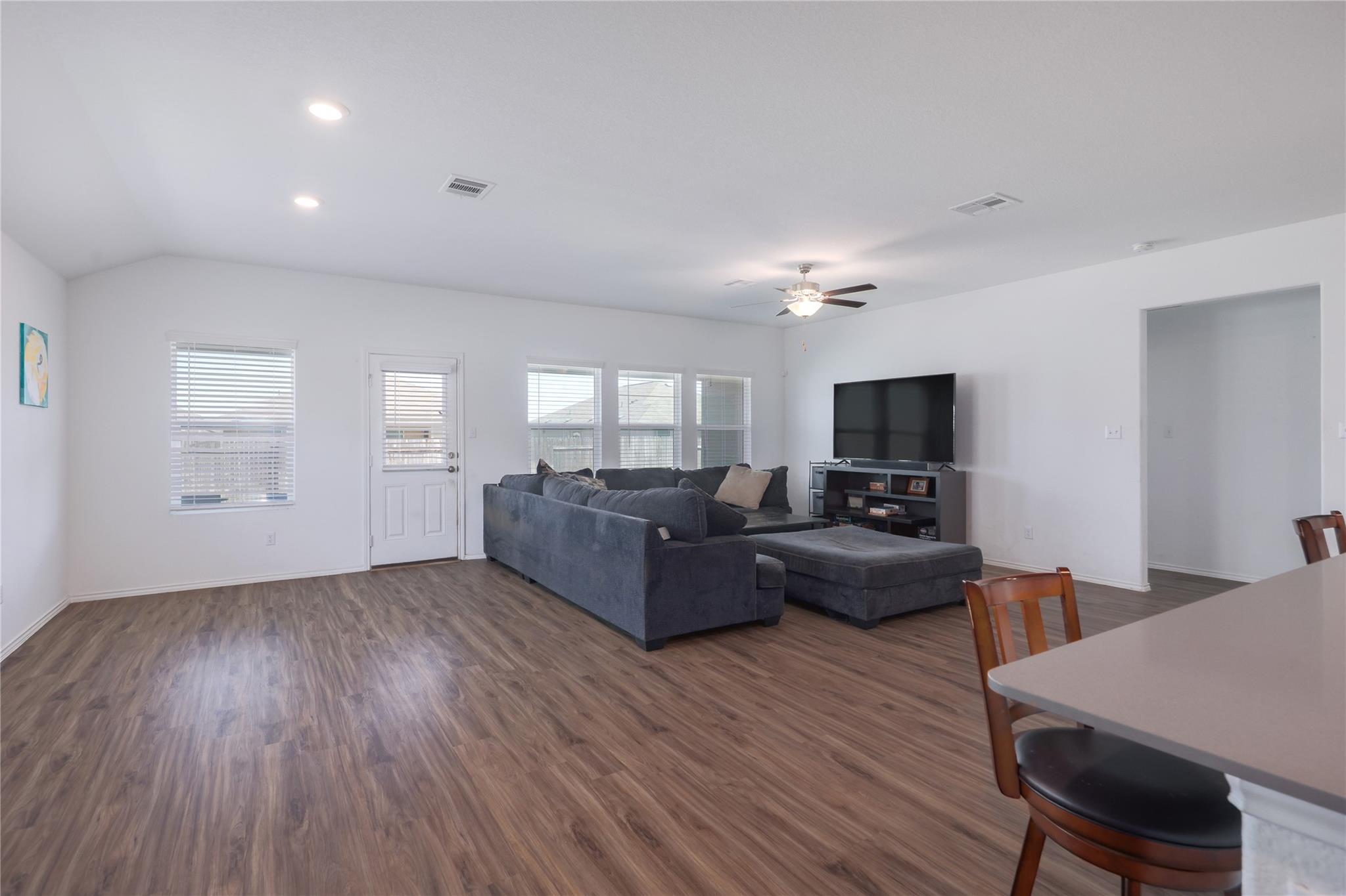 108 Red Buckeye St, Hutto, TX 78634