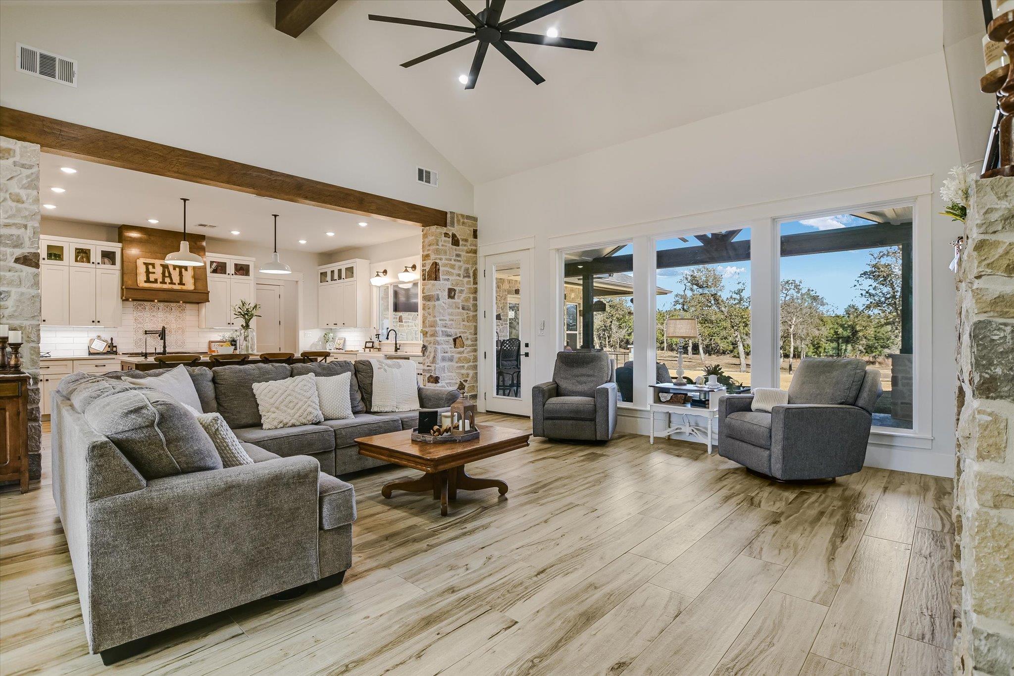 224 Foust Dr, Liberty Hill, TX 78642