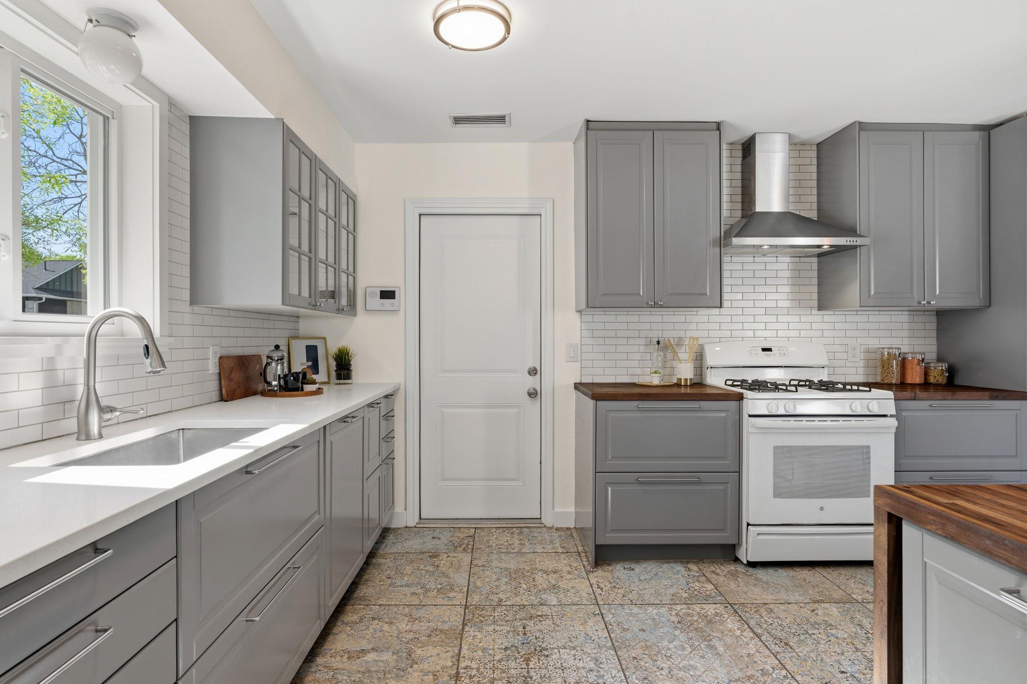 10100 Pond View Cir, Austin, TX 78753