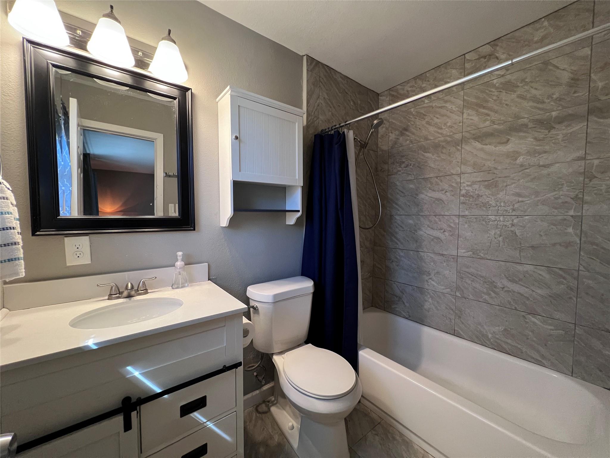 5710 Signal Pt, Austin, TX 78724