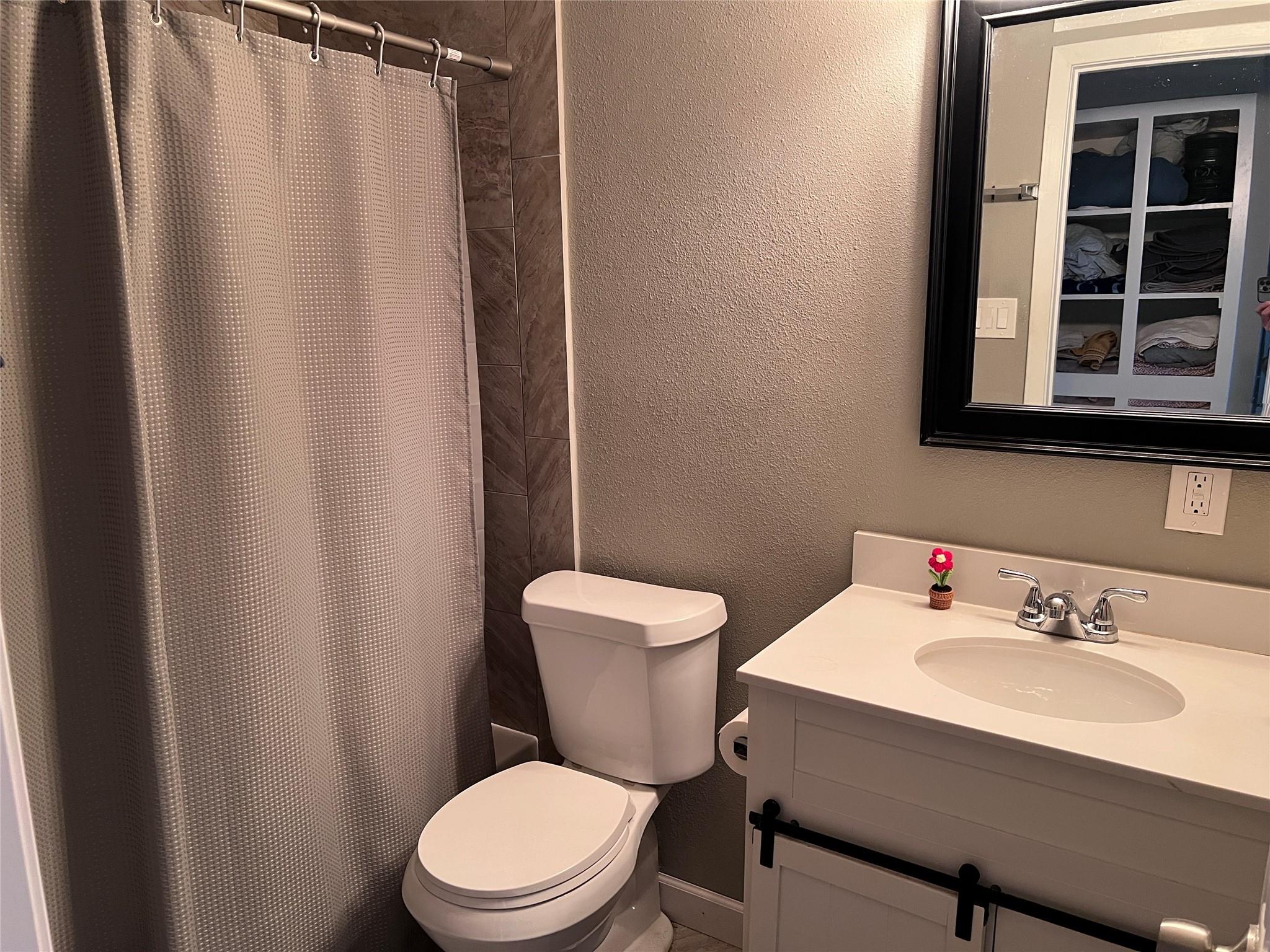 5710 Signal Pt, Austin, TX 78724