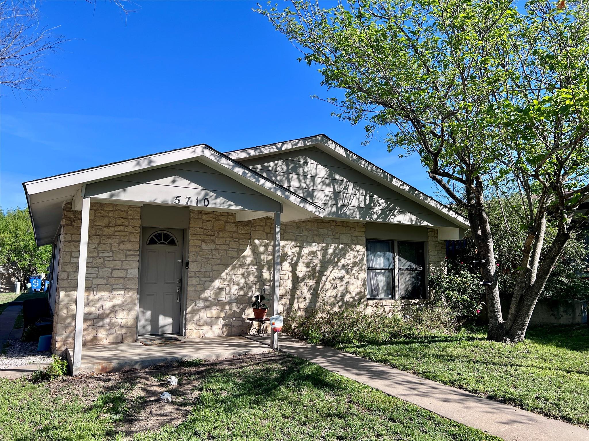 5710 Signal Pt, Austin, TX 78724