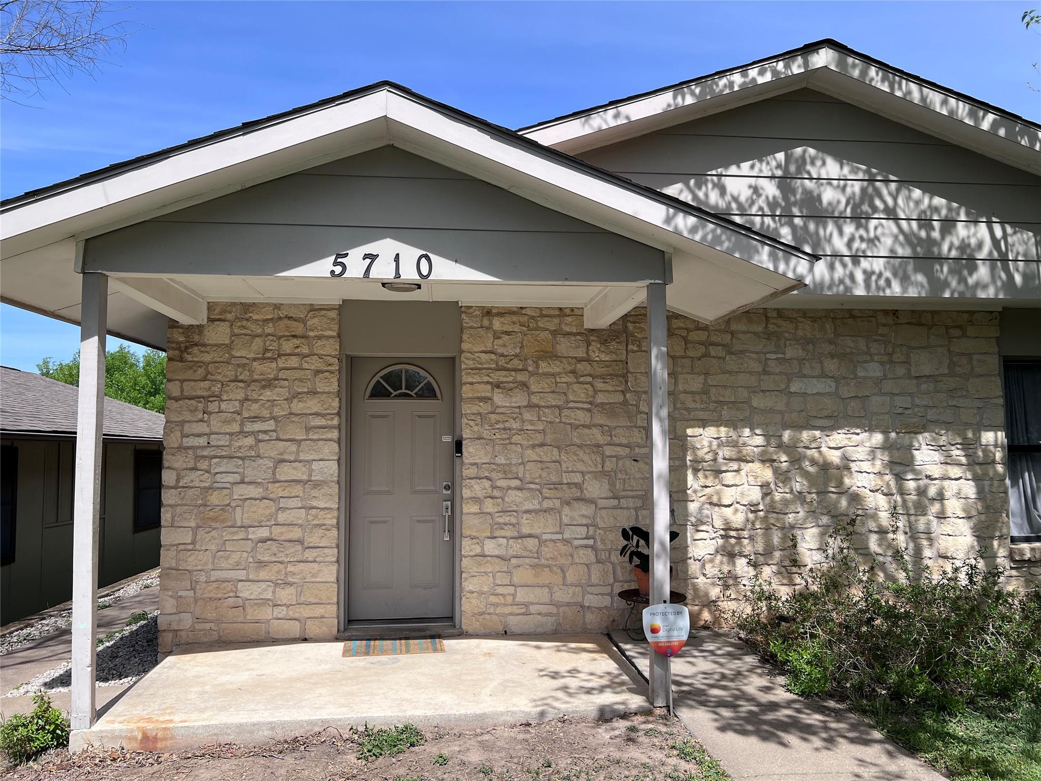 5710 Signal Pt, Austin, TX 78724