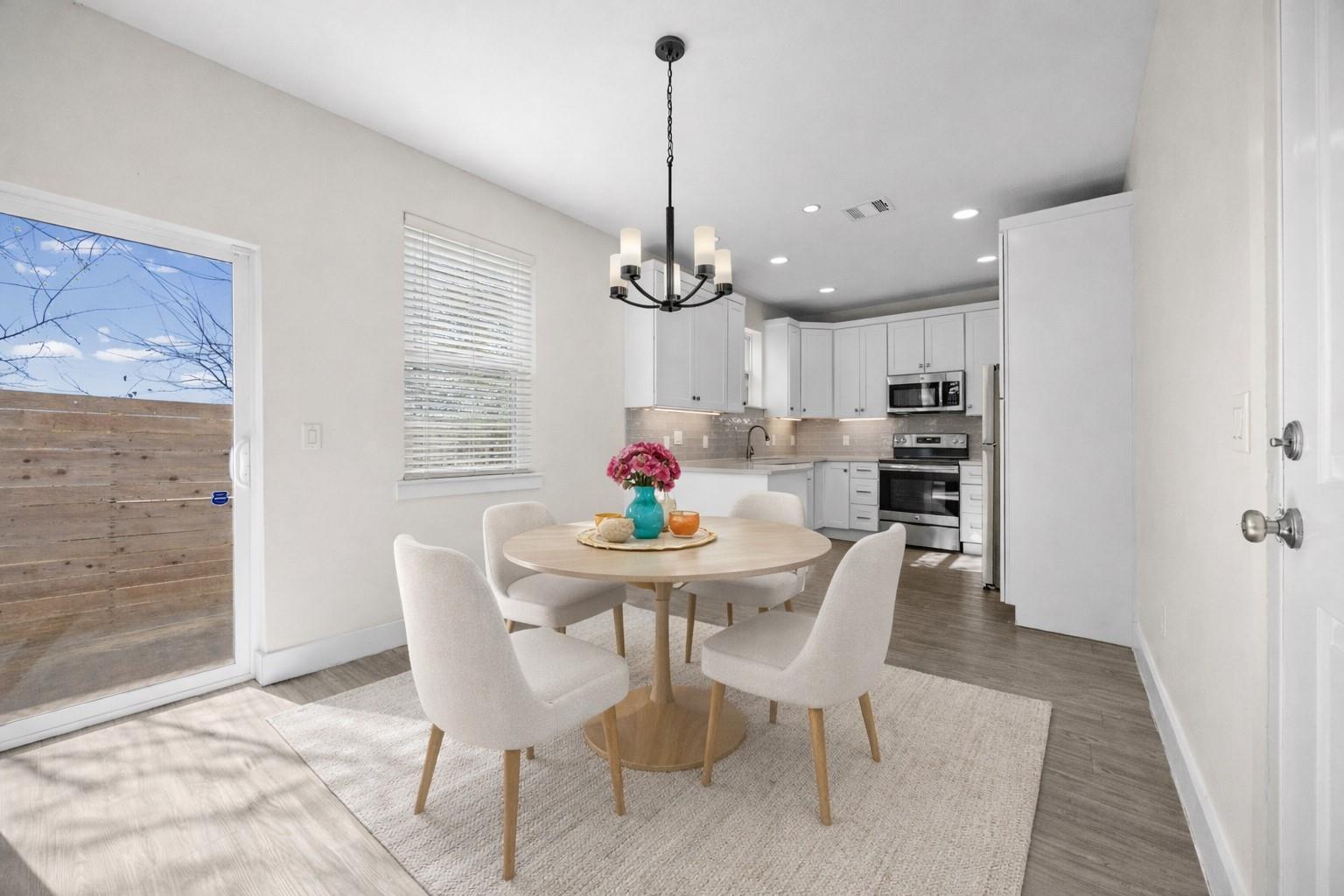 7312 E Ben White Blvd # 10, Austin, TX 78741