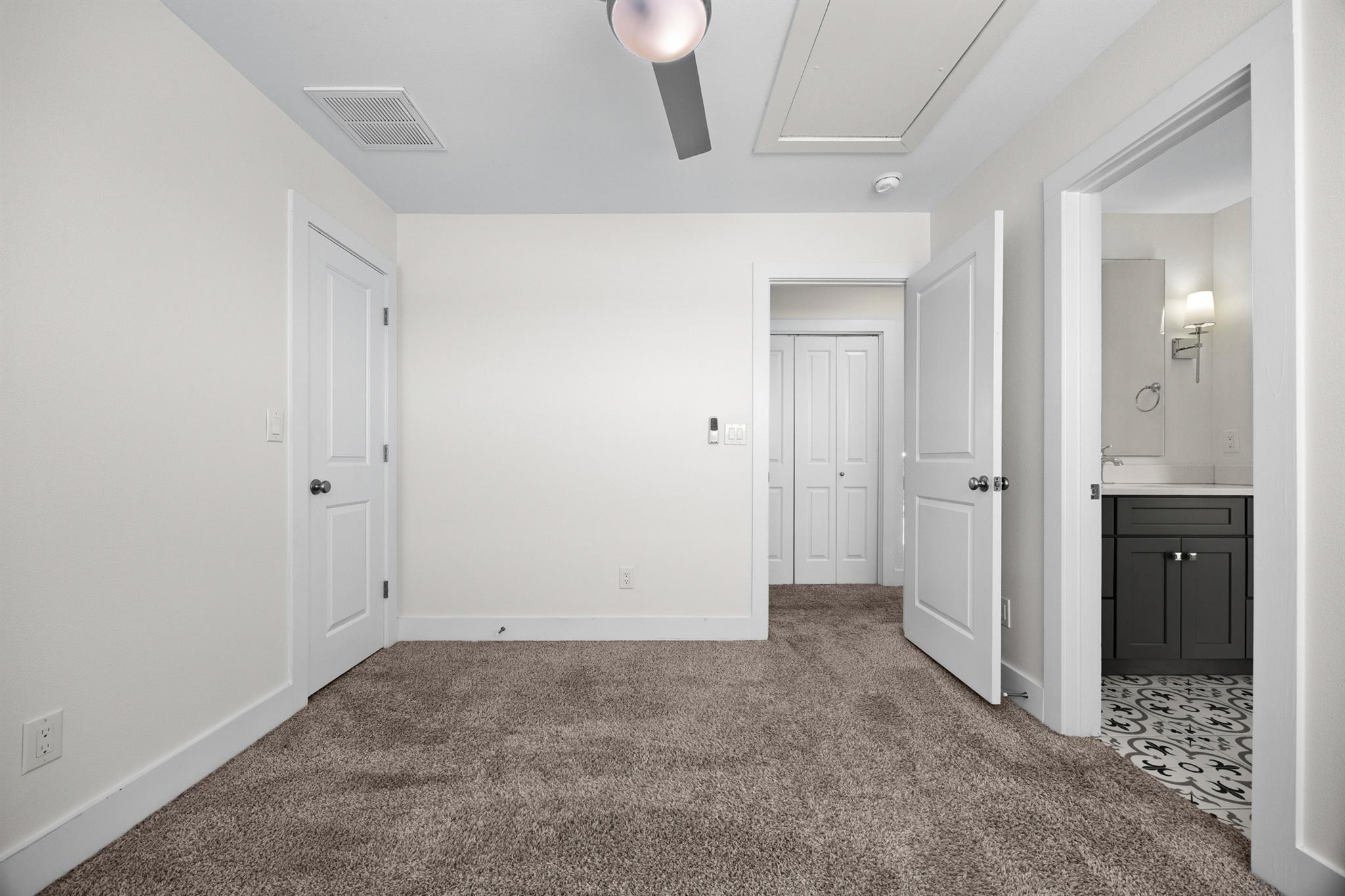 7312 E Ben White Blvd # 10, Austin, TX 78741