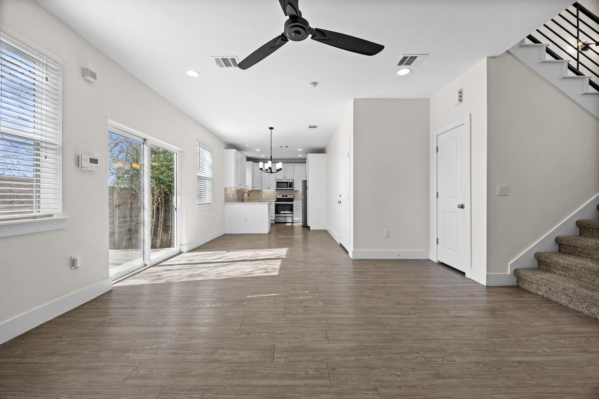 7312 E Ben White Blvd # 10, Austin, TX 78741