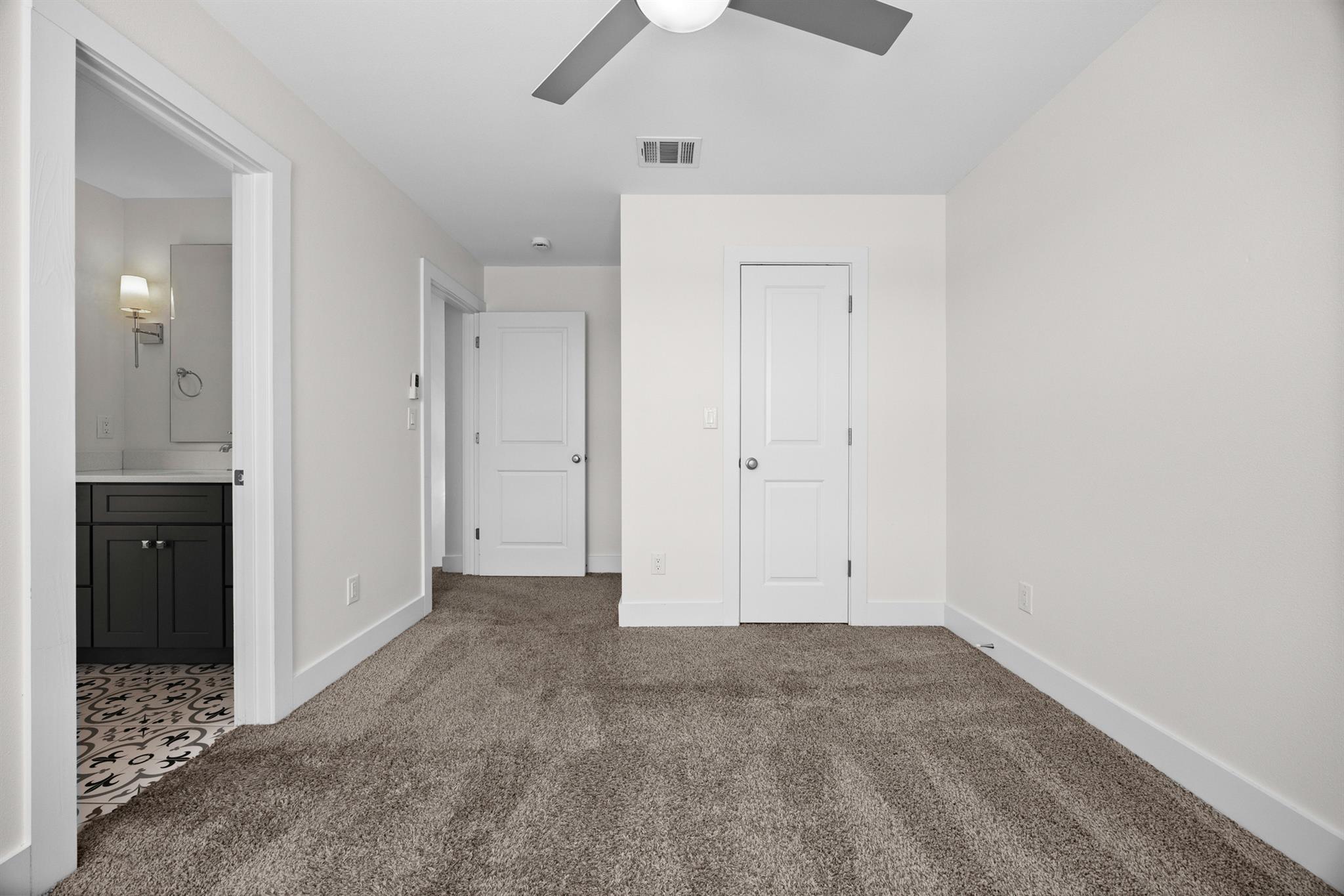 7312 E Ben White Blvd # 10, Austin, TX 78741