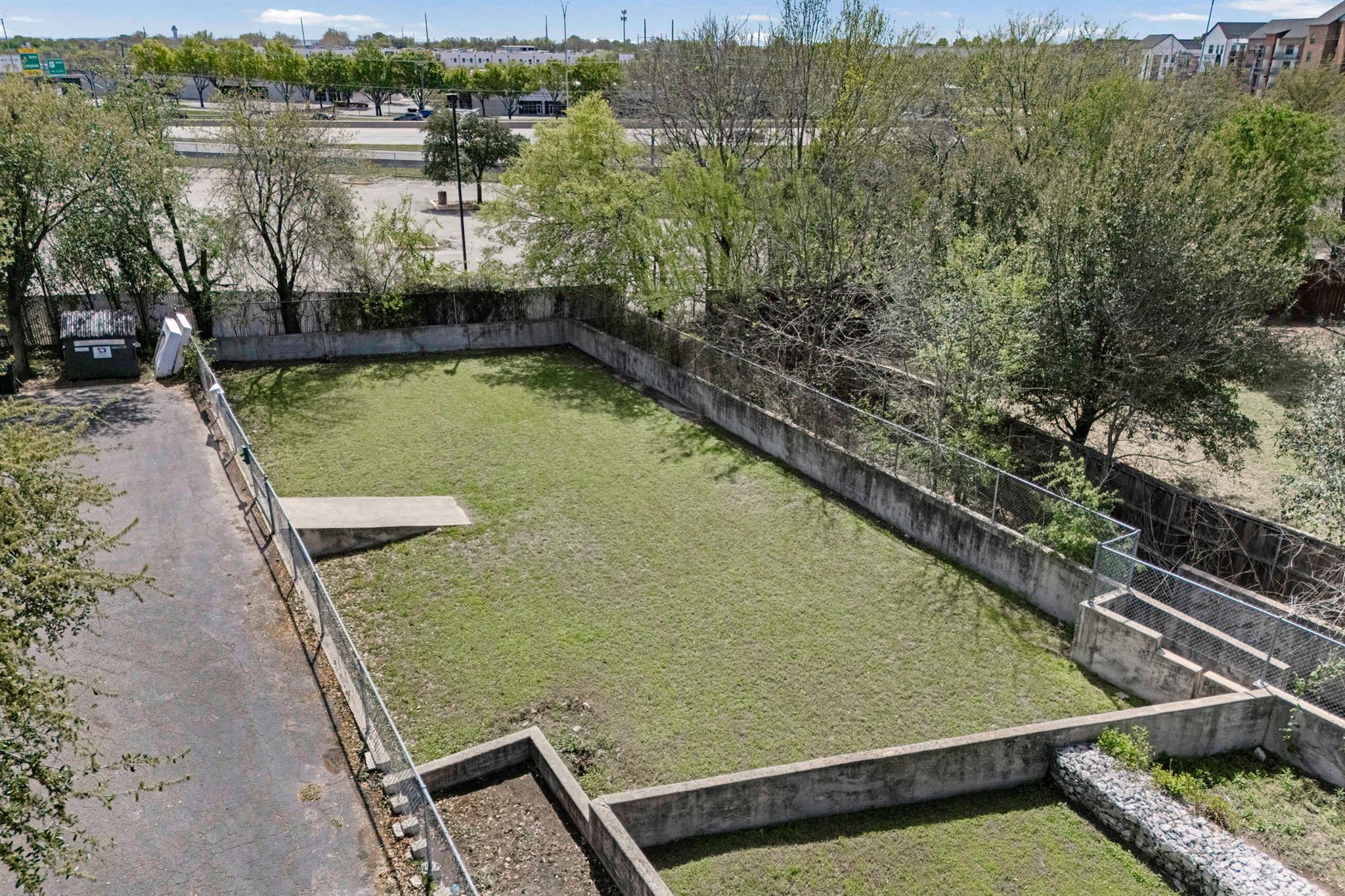 7312 E Ben White Blvd # 10, Austin, TX 78741