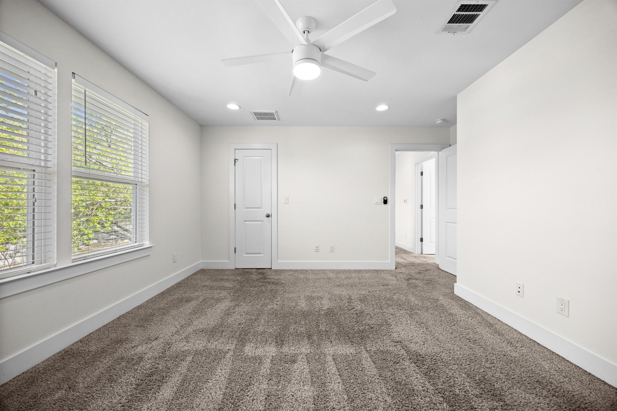 7312 E Ben White Blvd # 10, Austin, TX 78741