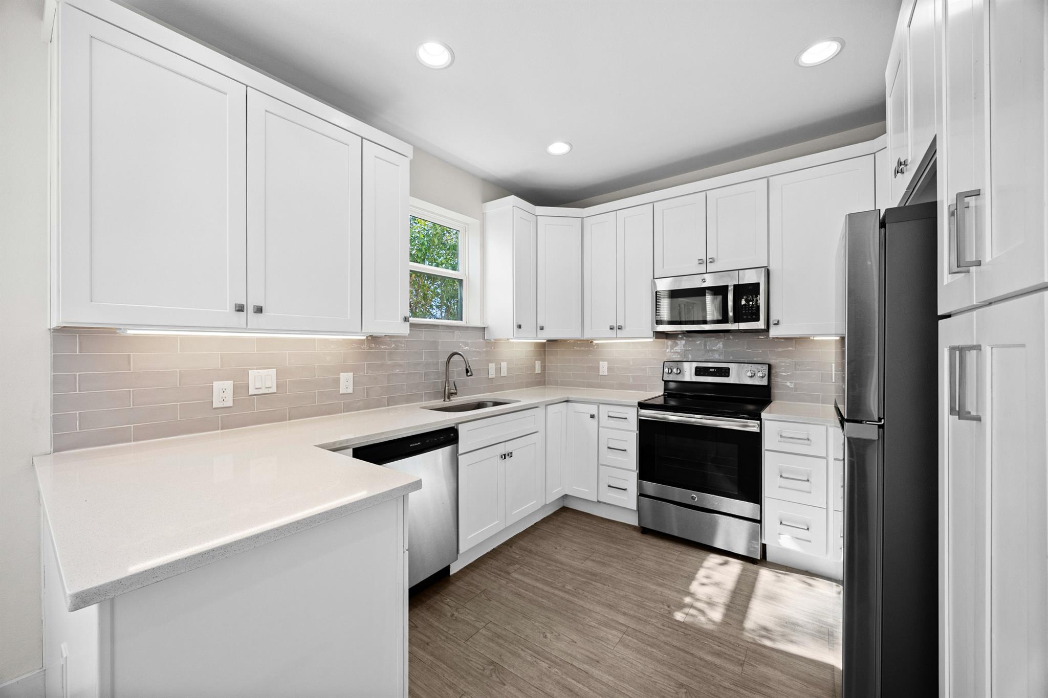 7312 E Ben White Blvd # 10, Austin, TX 78741