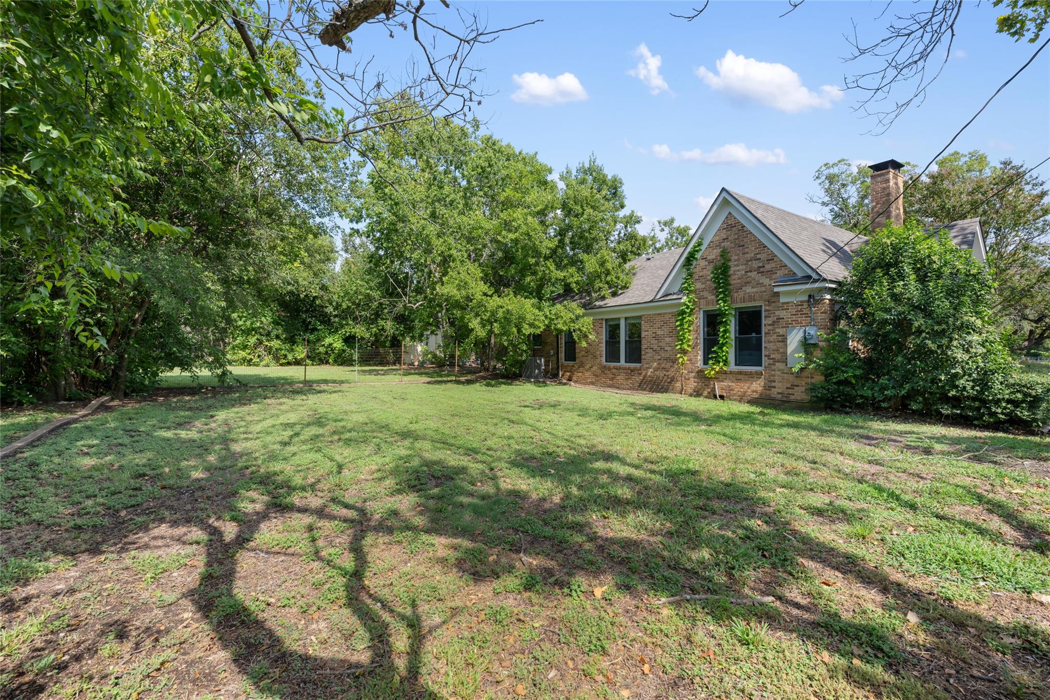 555 Hopewell Rd, Bertram, TX 78605