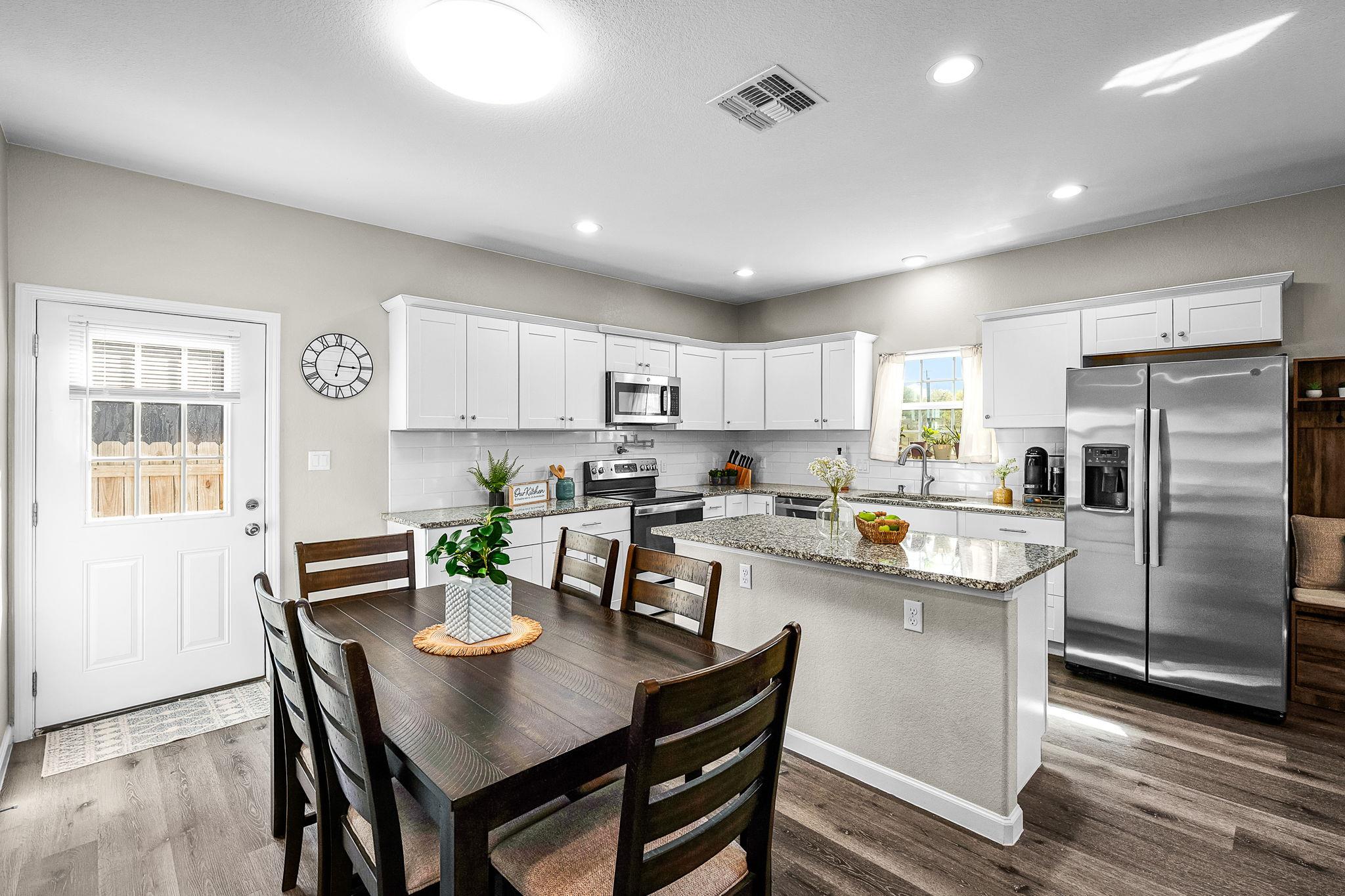 224 Spruce Ave, Luling, TX 78648