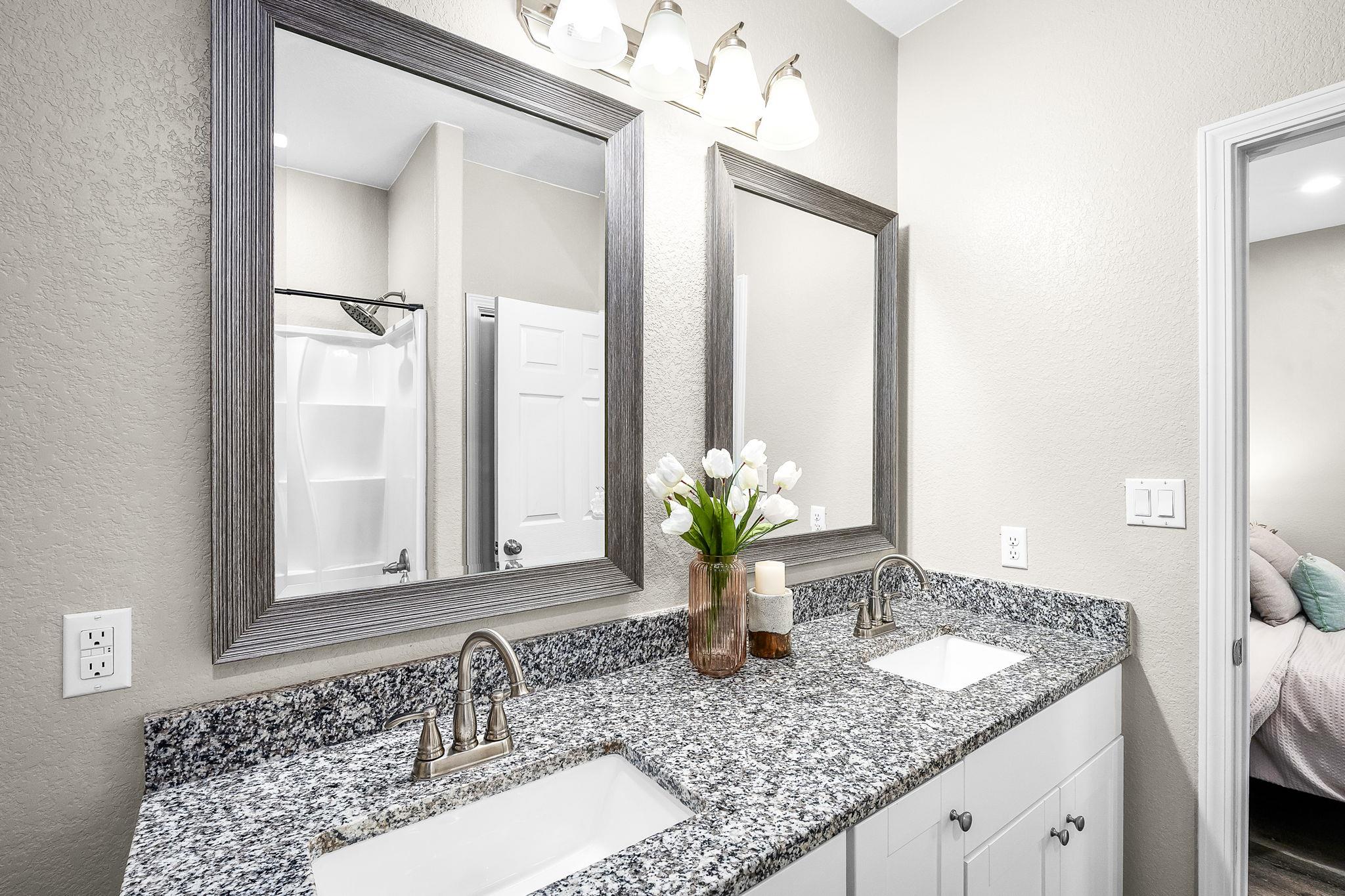 224 Spruce Ave, Luling, TX 78648