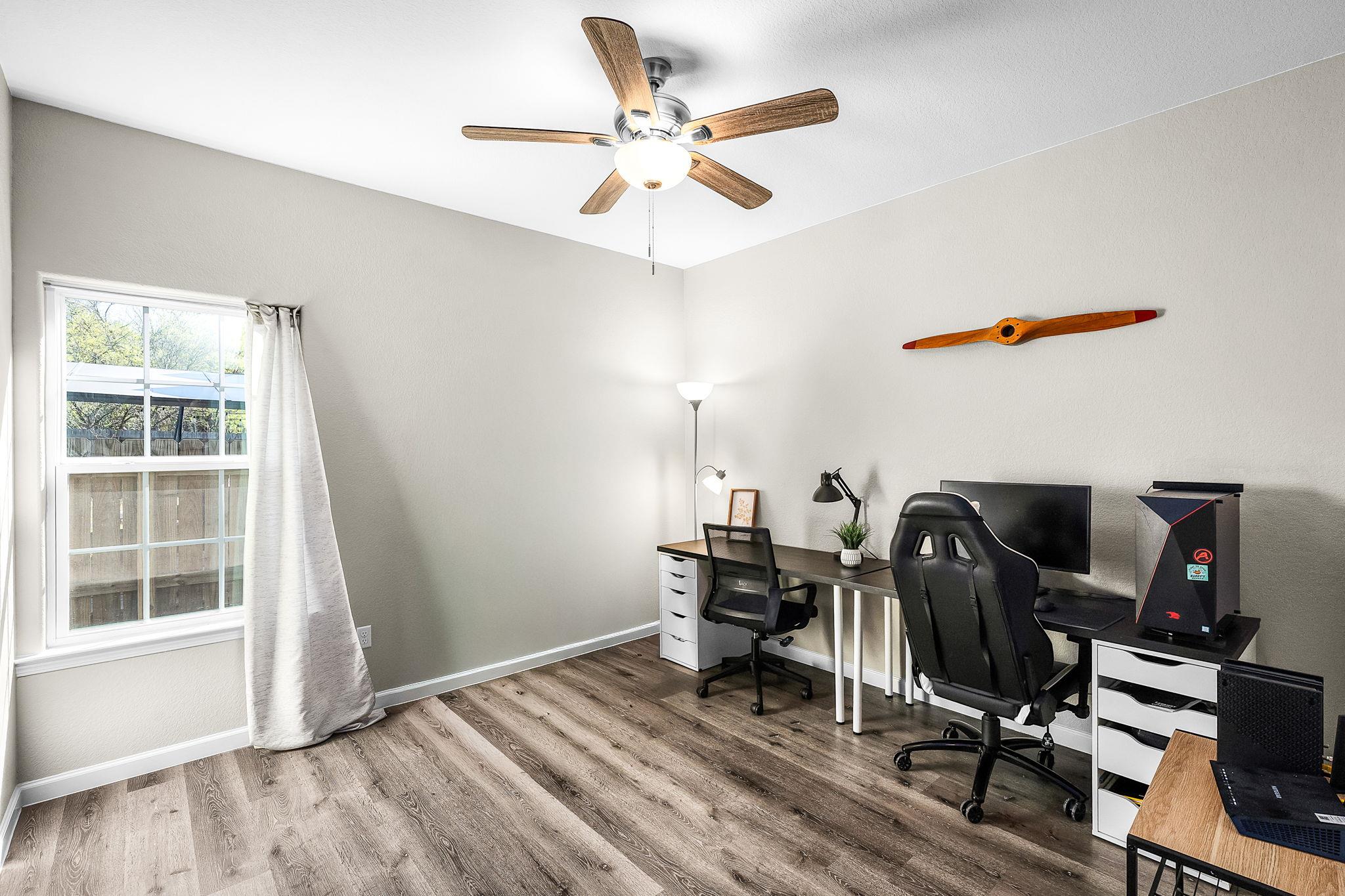 224 Spruce Ave, Luling, TX 78648