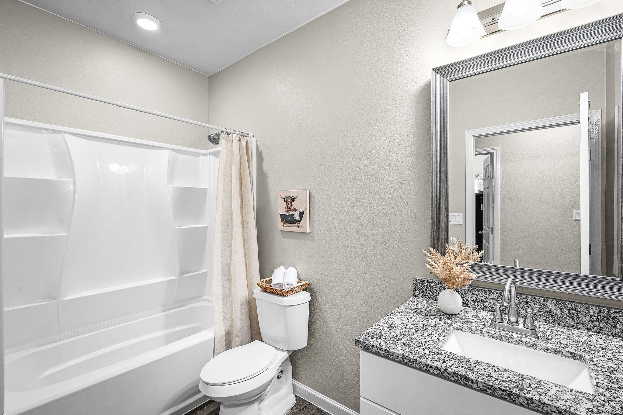 224 Spruce Ave, Luling, TX 78648