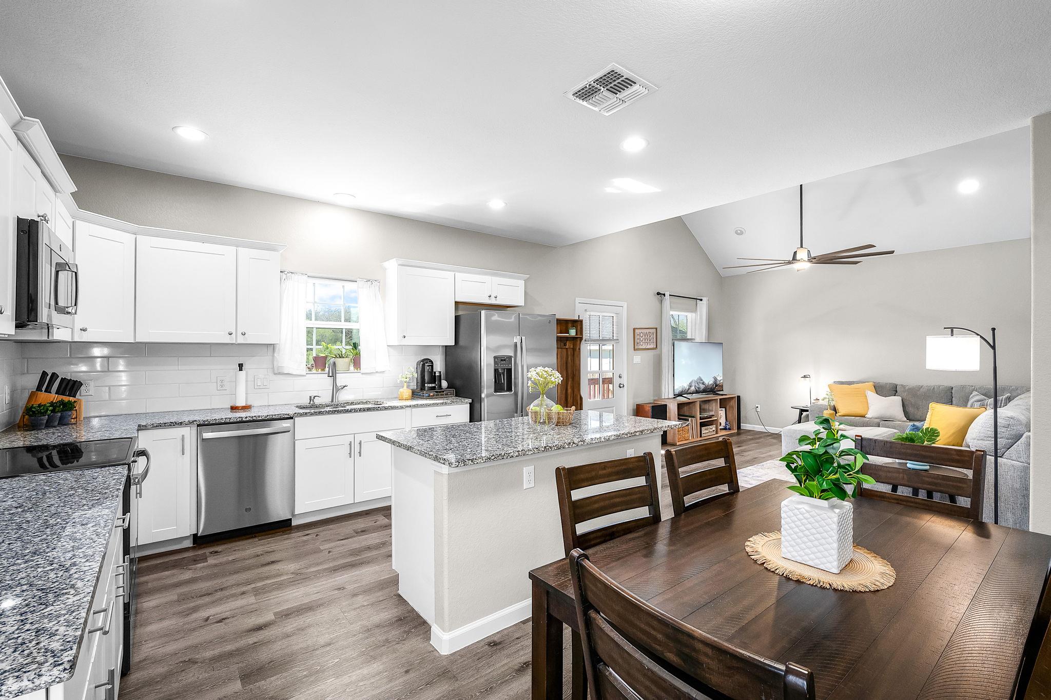 224 Spruce Ave, Luling, TX 78648