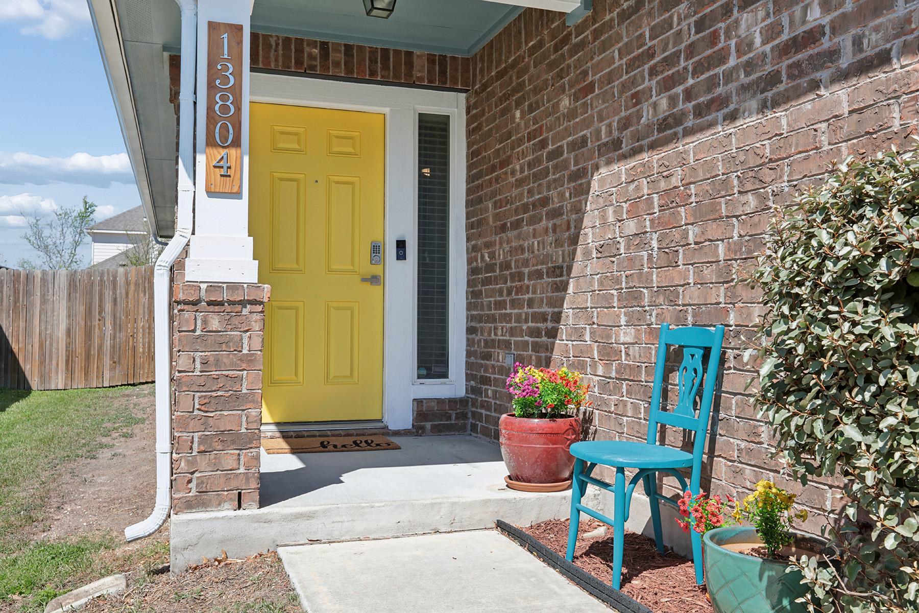 13804 Sierra Wind Ln, Elgin, TX 78621