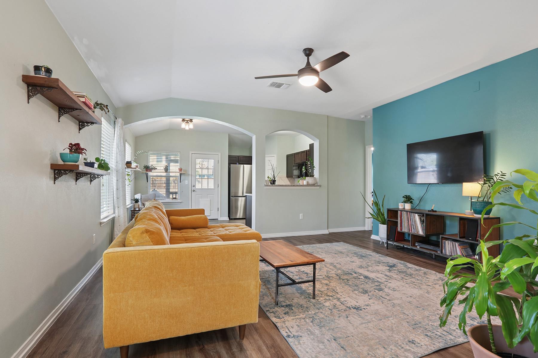 13804 Sierra Wind Ln, Elgin, TX 78621