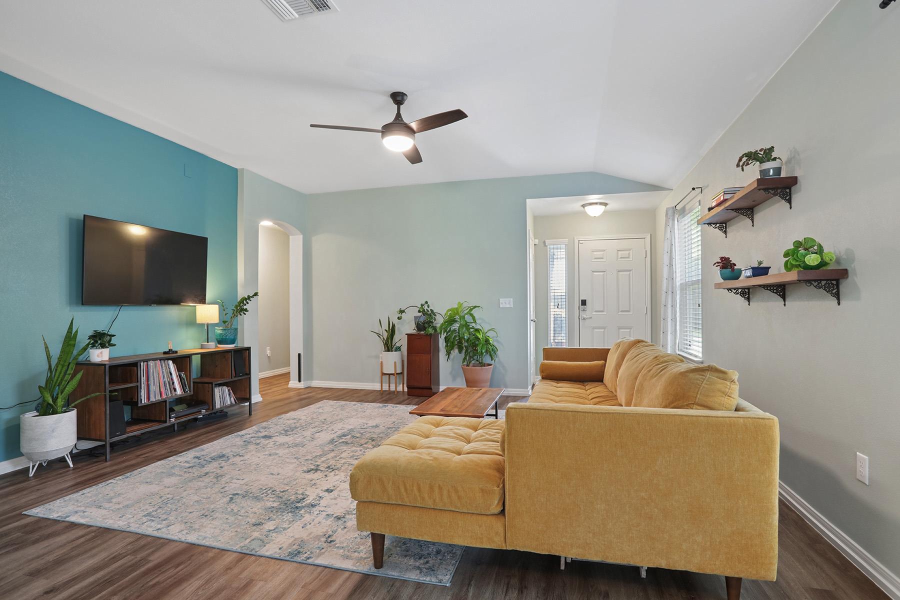 13804 Sierra Wind Ln, Elgin, TX 78621