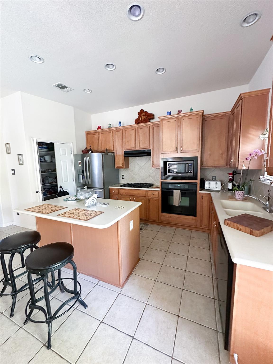 2121 Settlers Park Loop, Round Rock, TX 78665
