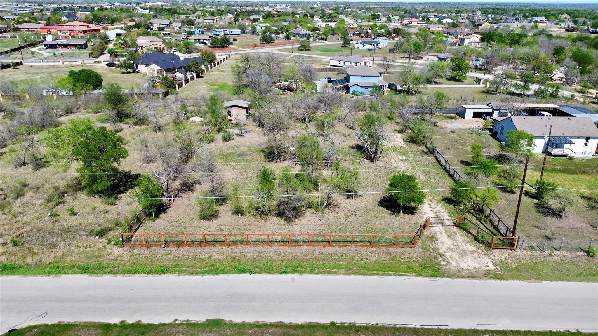 152 Cuernavaca Dr, Del Valle, TX 78617