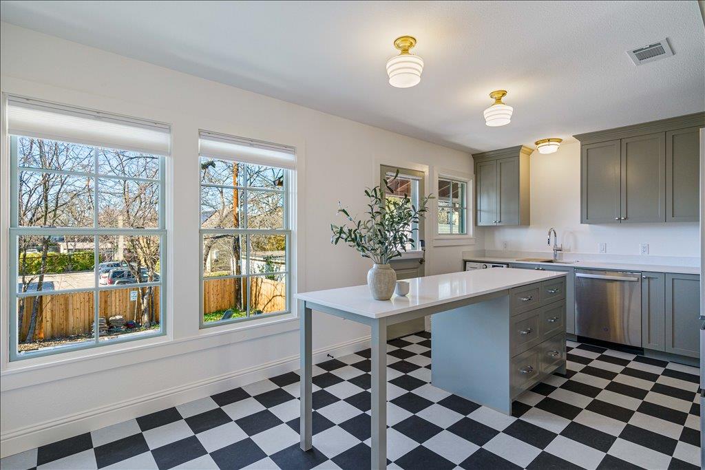 1508 Woodlawn Blvd # B, Austin, TX 78703