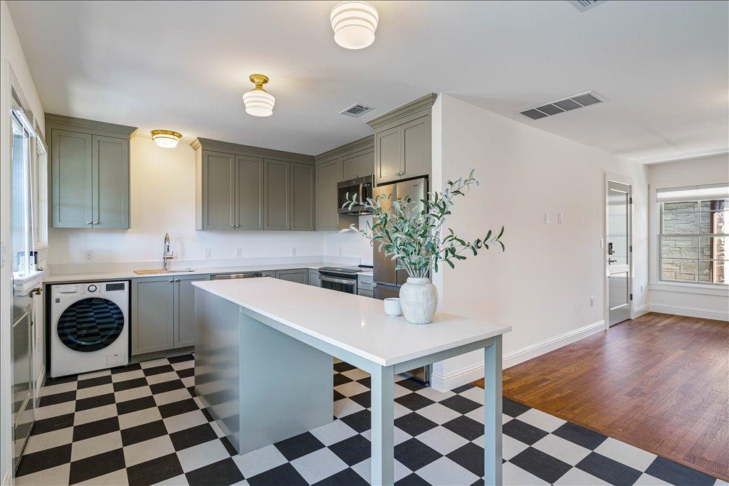 1508 Woodlawn Blvd # B, Austin, TX 78703