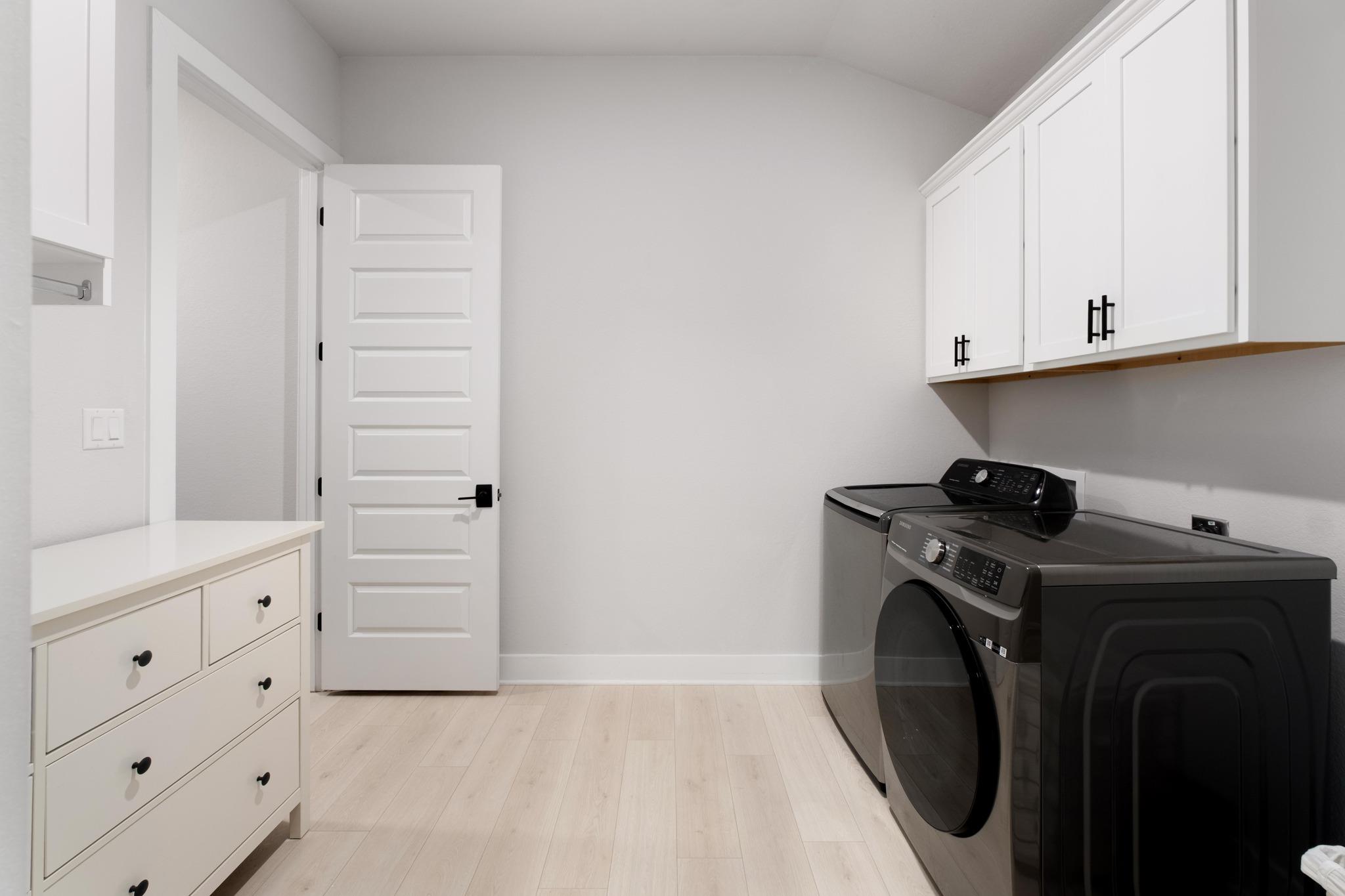 1055 Sage Thrasher Cir, Dripping Springs, TX 78620