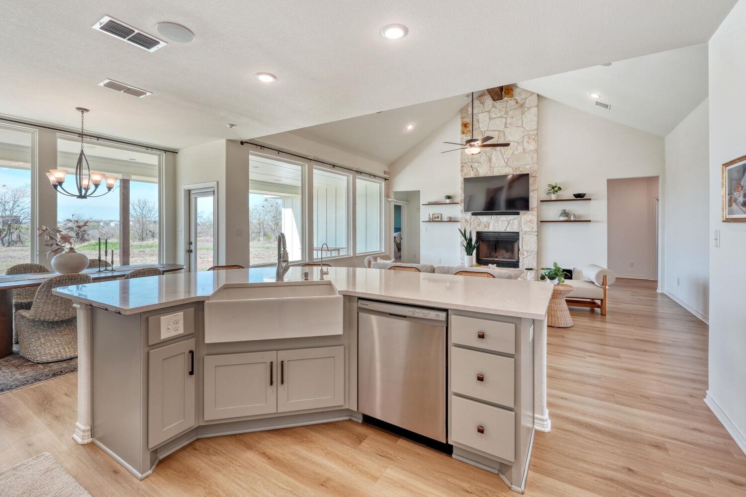 1642 Scull Rd, San Marcos, TX 78666