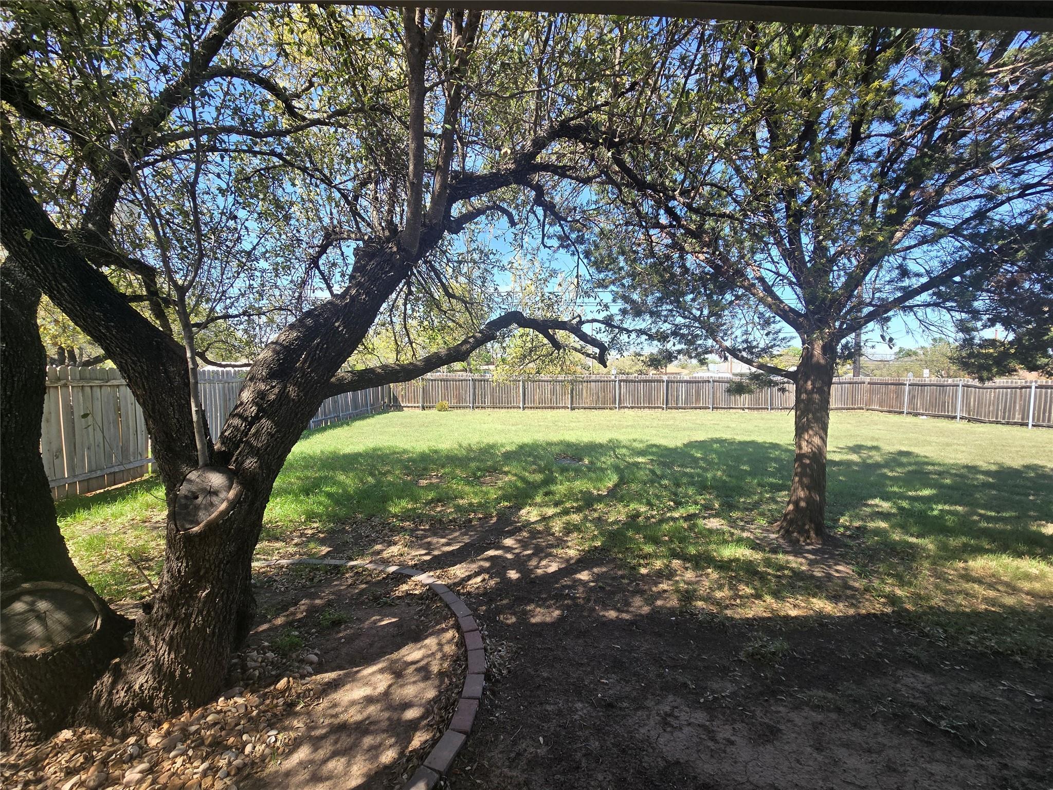 800 Woodview Dr, Georgetown, TX 78628