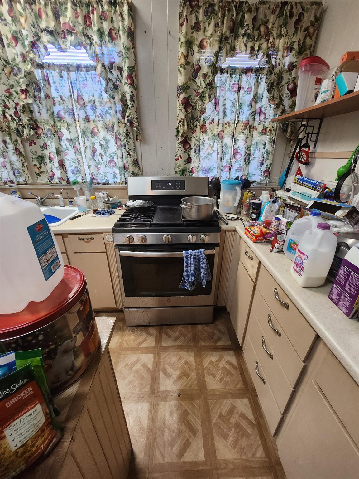 502 W 4th St, Taylor, TX 76574