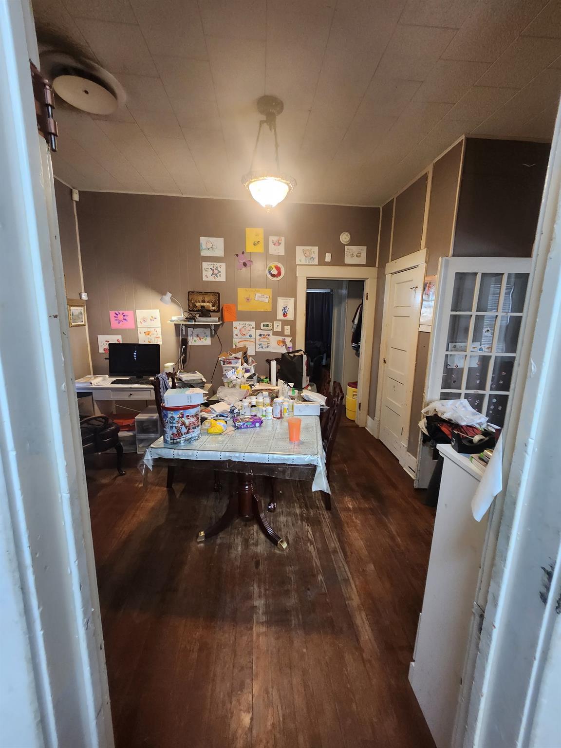 502 W 4th St, Taylor, TX 76574