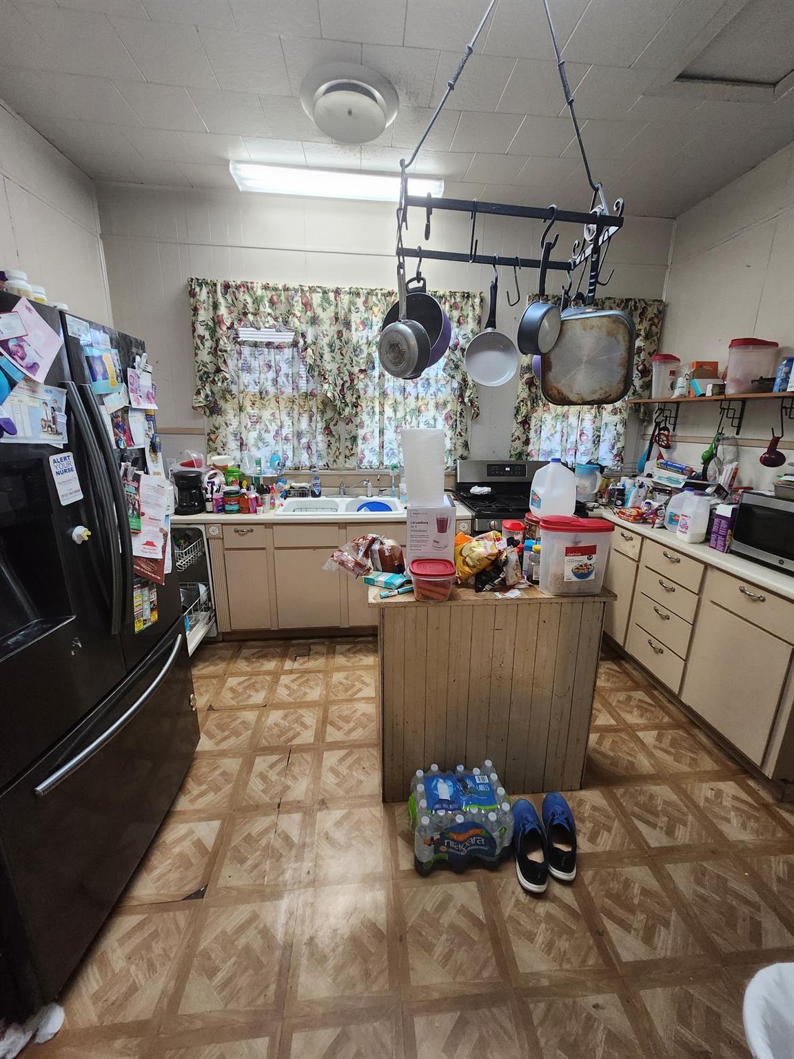 502 W 4th St, Taylor, TX 76574