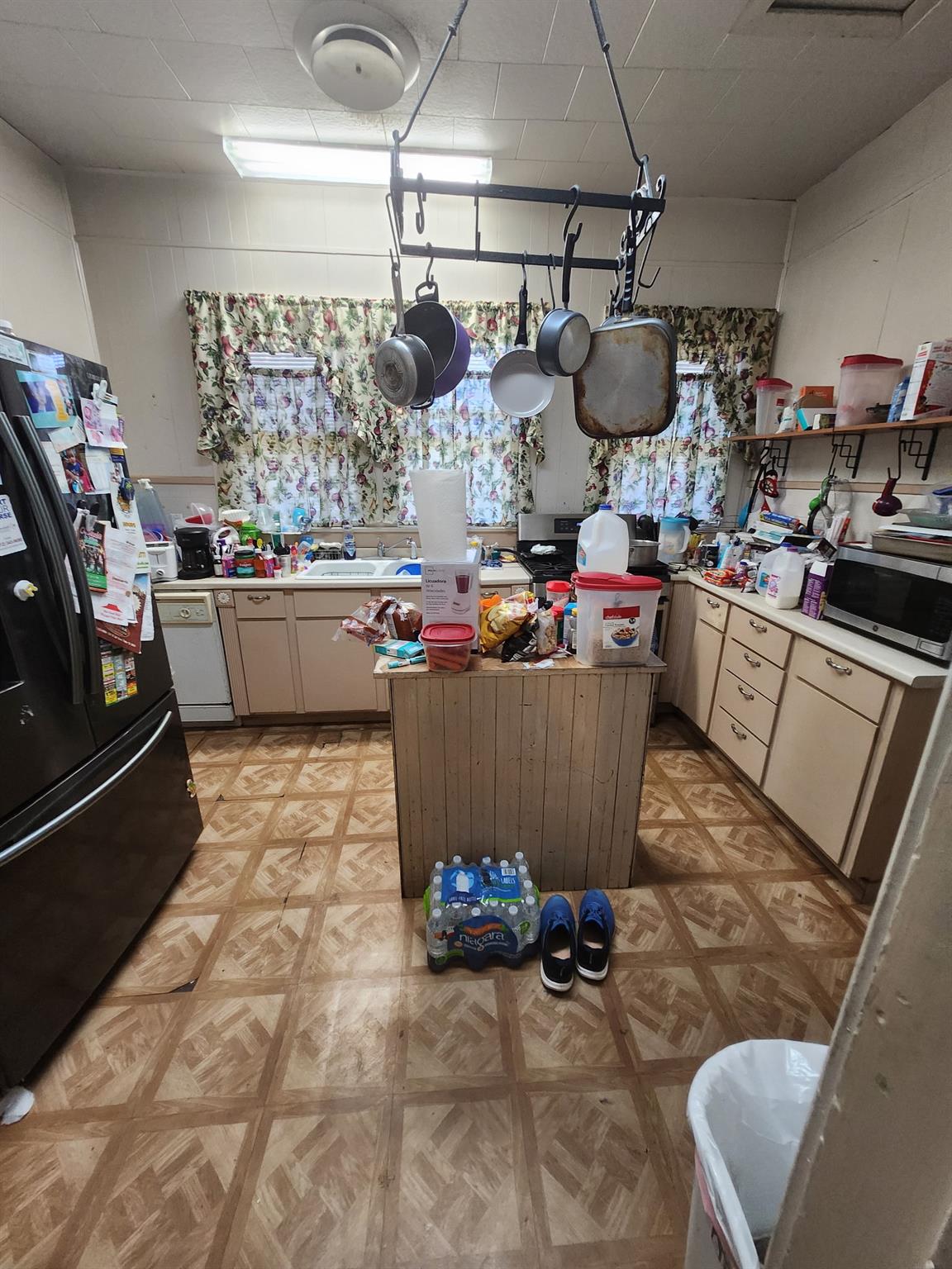 502 W 4th St, Taylor, TX 76574