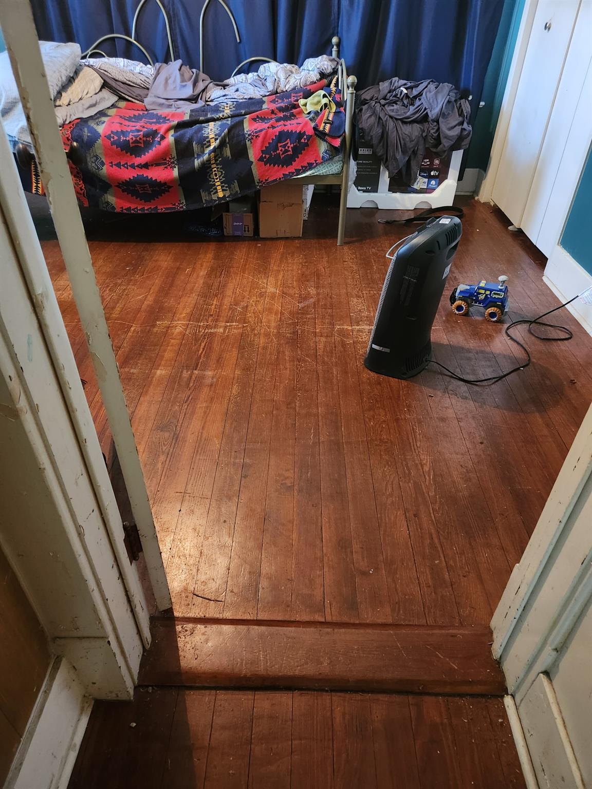 502 W 4th St, Taylor, TX 76574