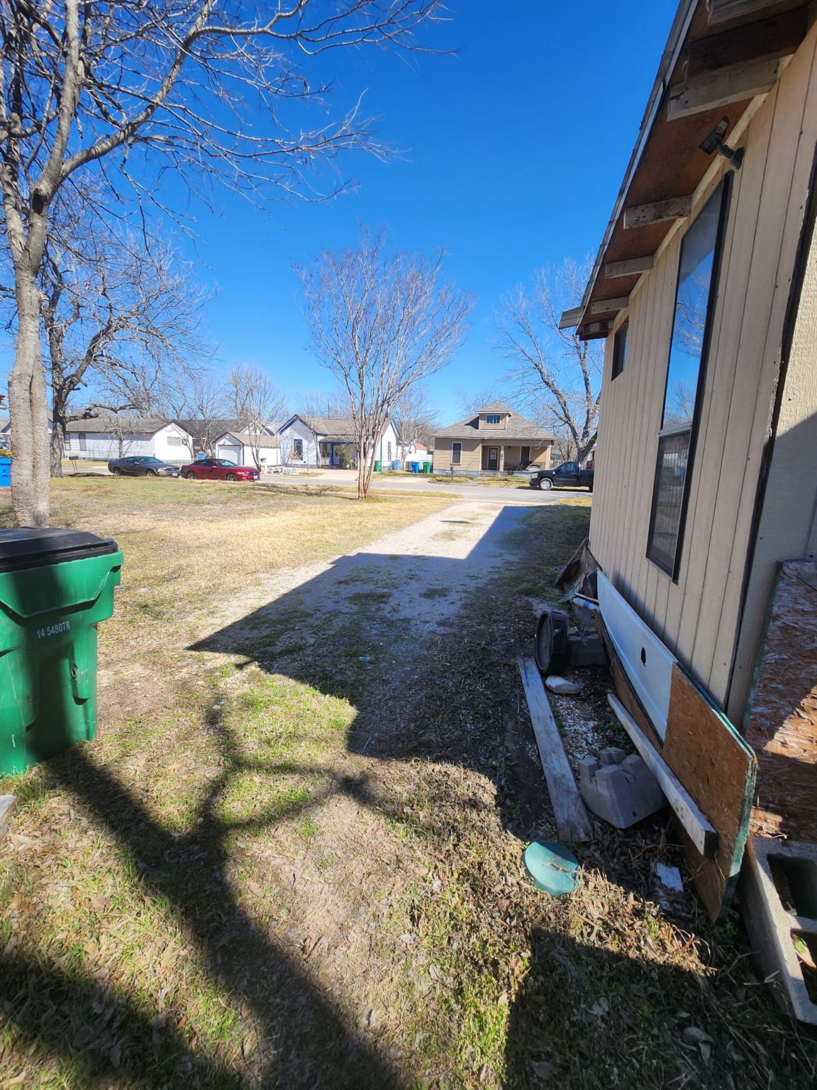 502 W 4th St, Taylor, TX 76574