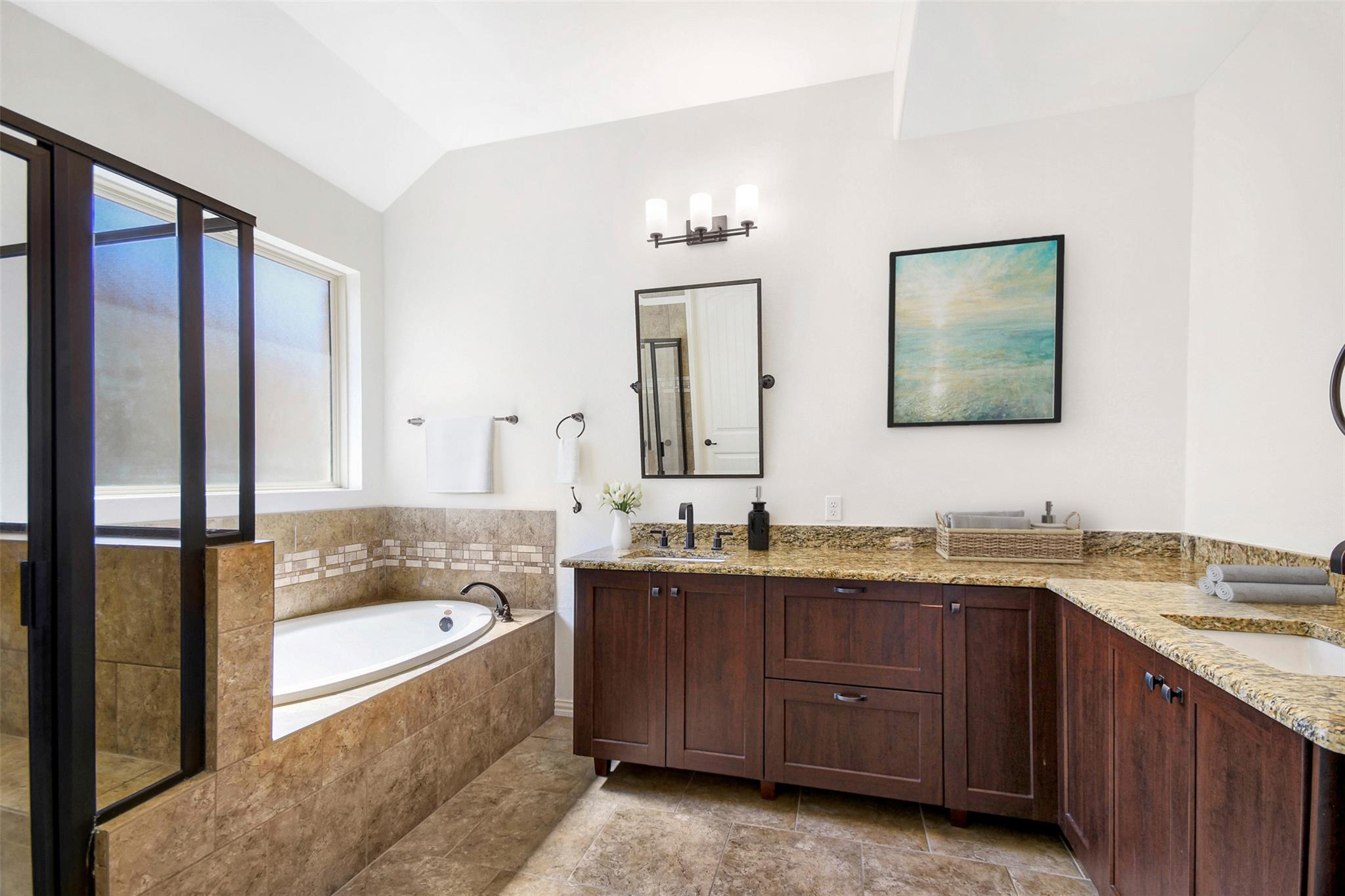 203 Antigua Way, Lakeway, TX 78738