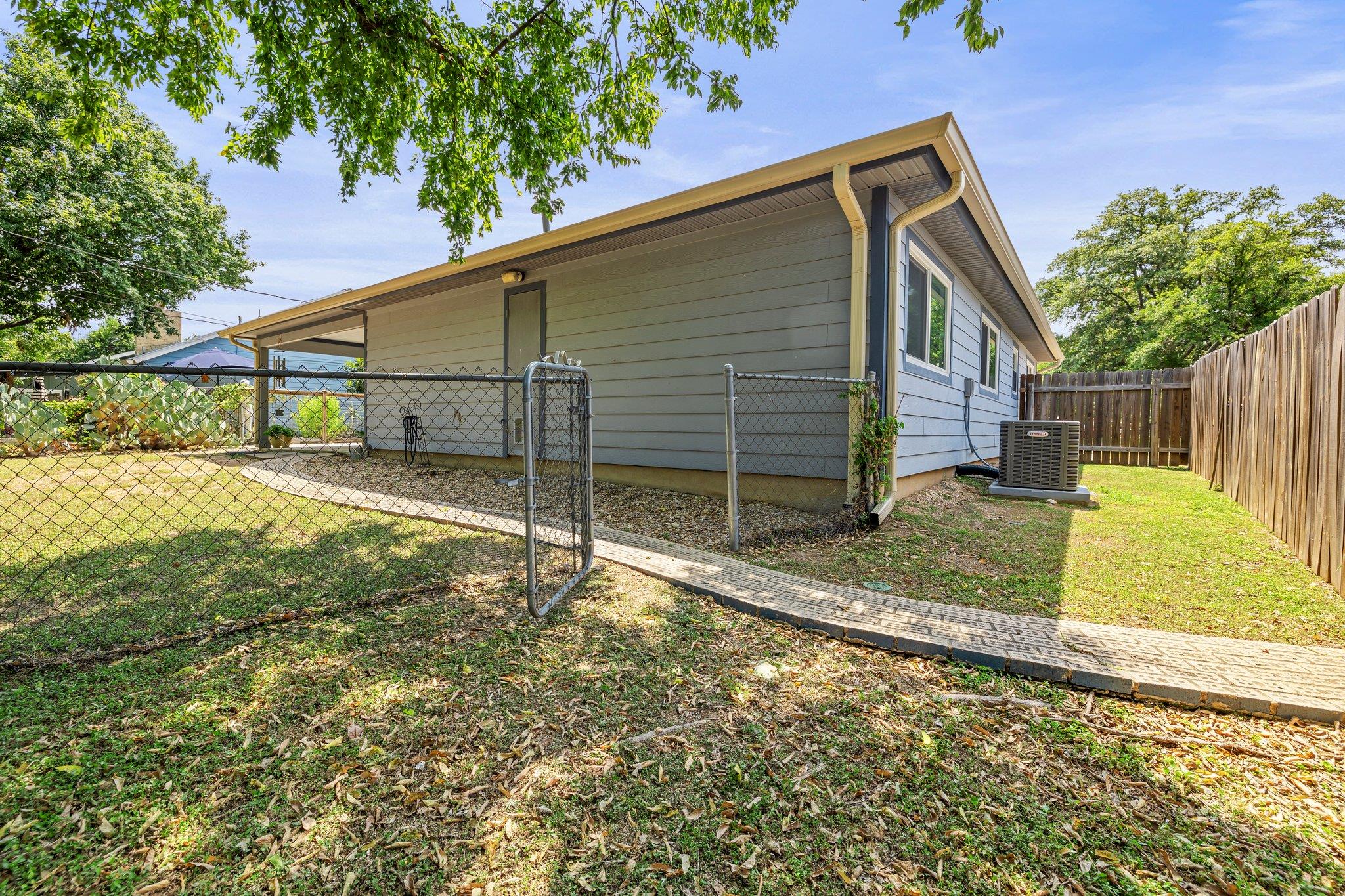 504 Heartwood Dr, Austin, TX 78745